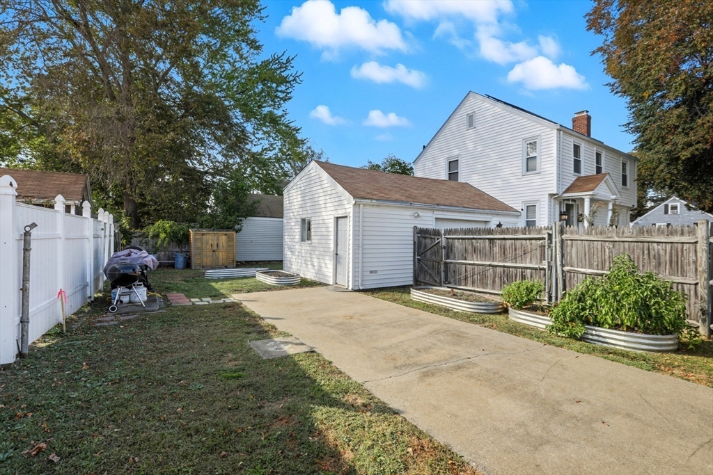 18 Clairmont St
