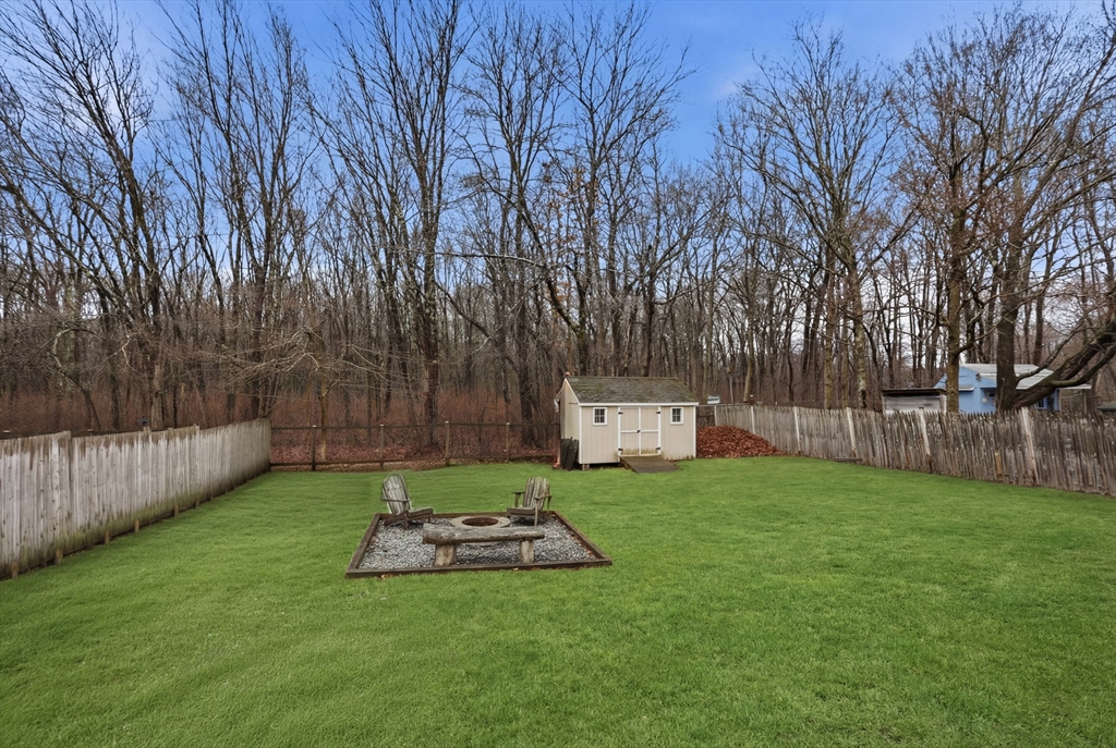 8 Sweet Apple Tree Ln