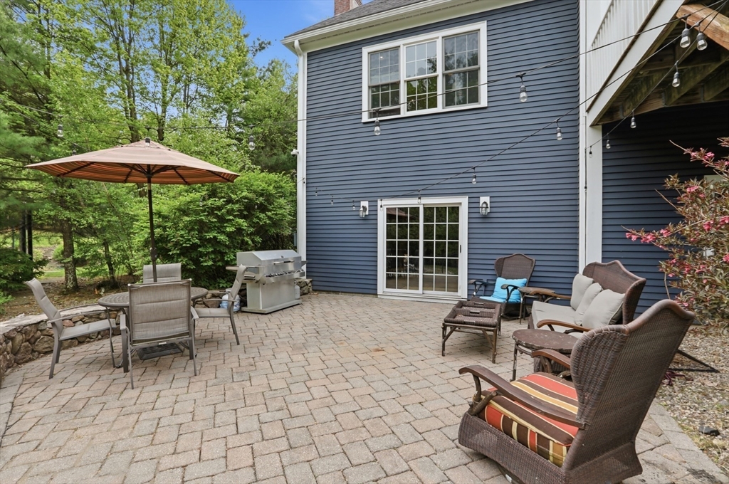 20 Tarbox Ln