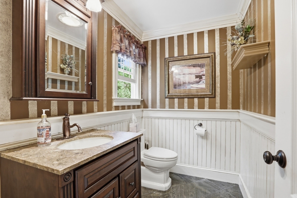 20 Tarbox Ln