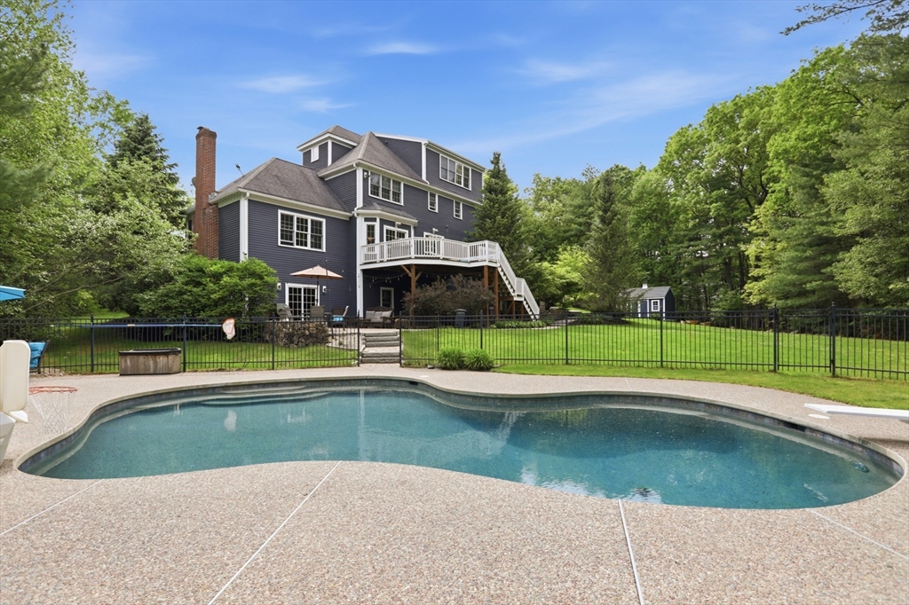 20 Tarbox Ln