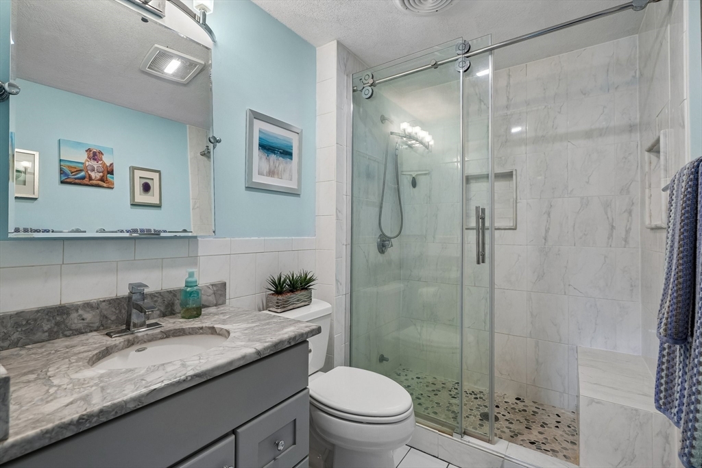 4 Waldingfield Ln
