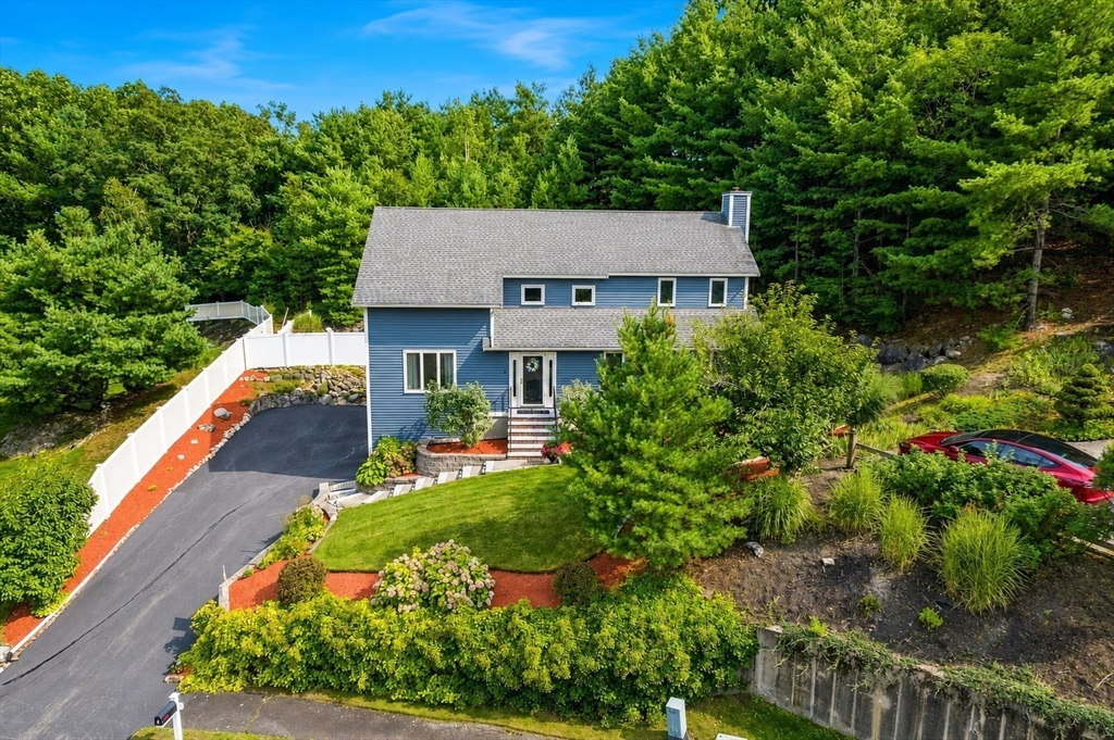4 Waldingfield Ln