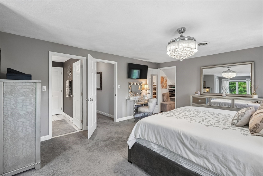 4 Waldingfield Ln