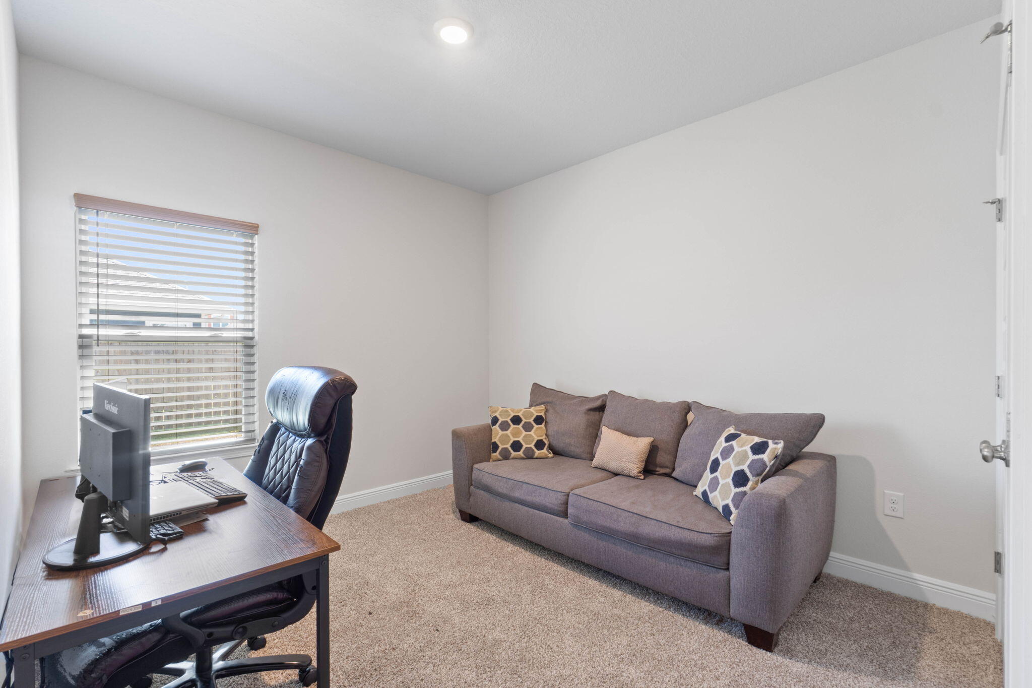 4886 Sweetspire Drive