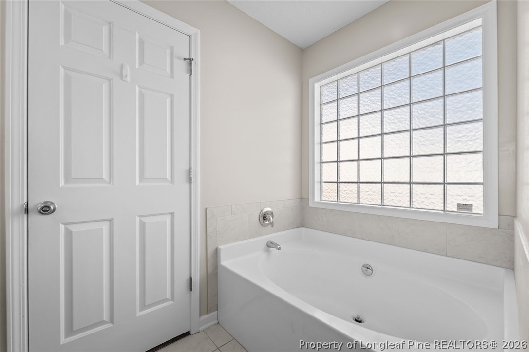 521 Fairfield Circle