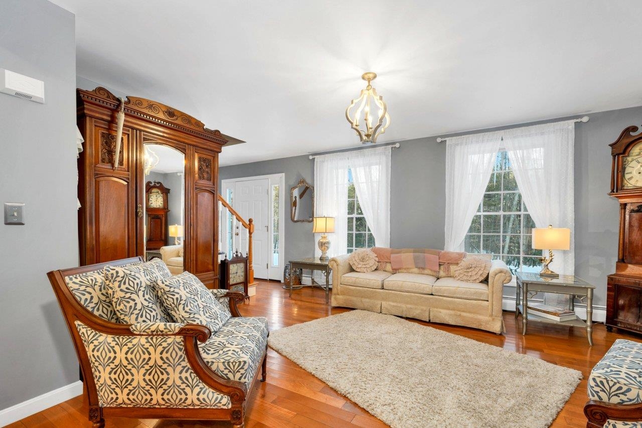 77 Washington Drive