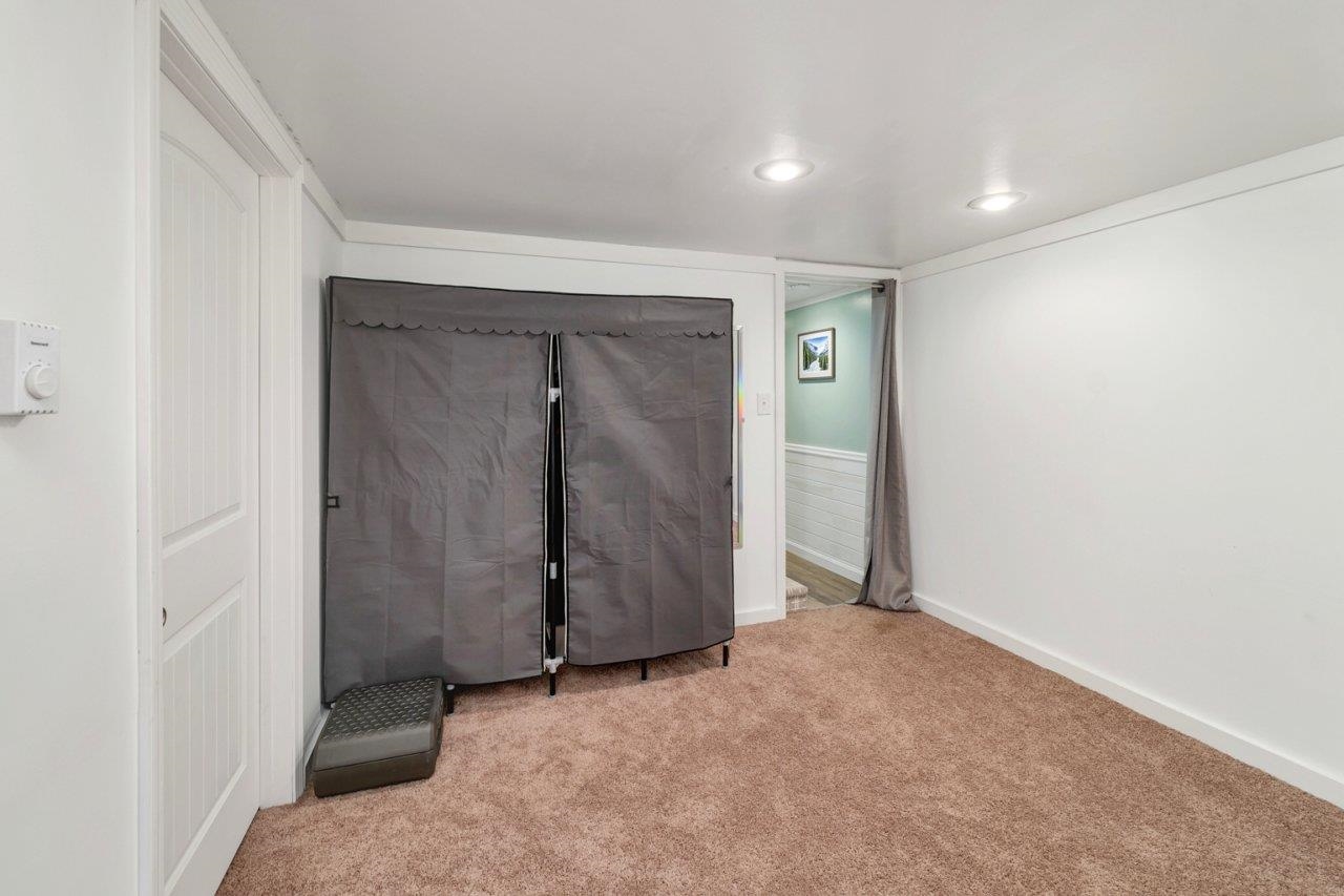 806 North Line Road