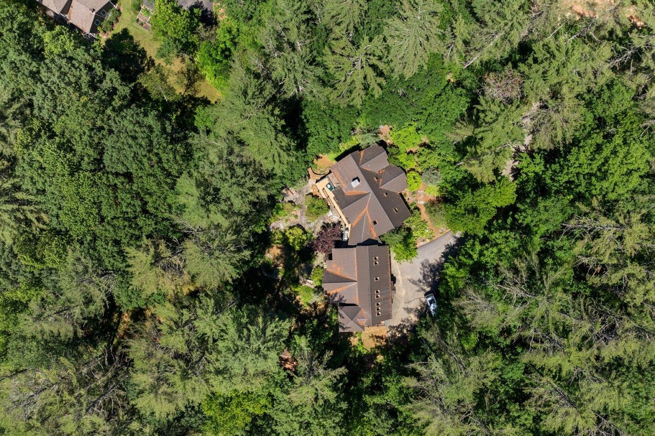 9 Lakewood Drive