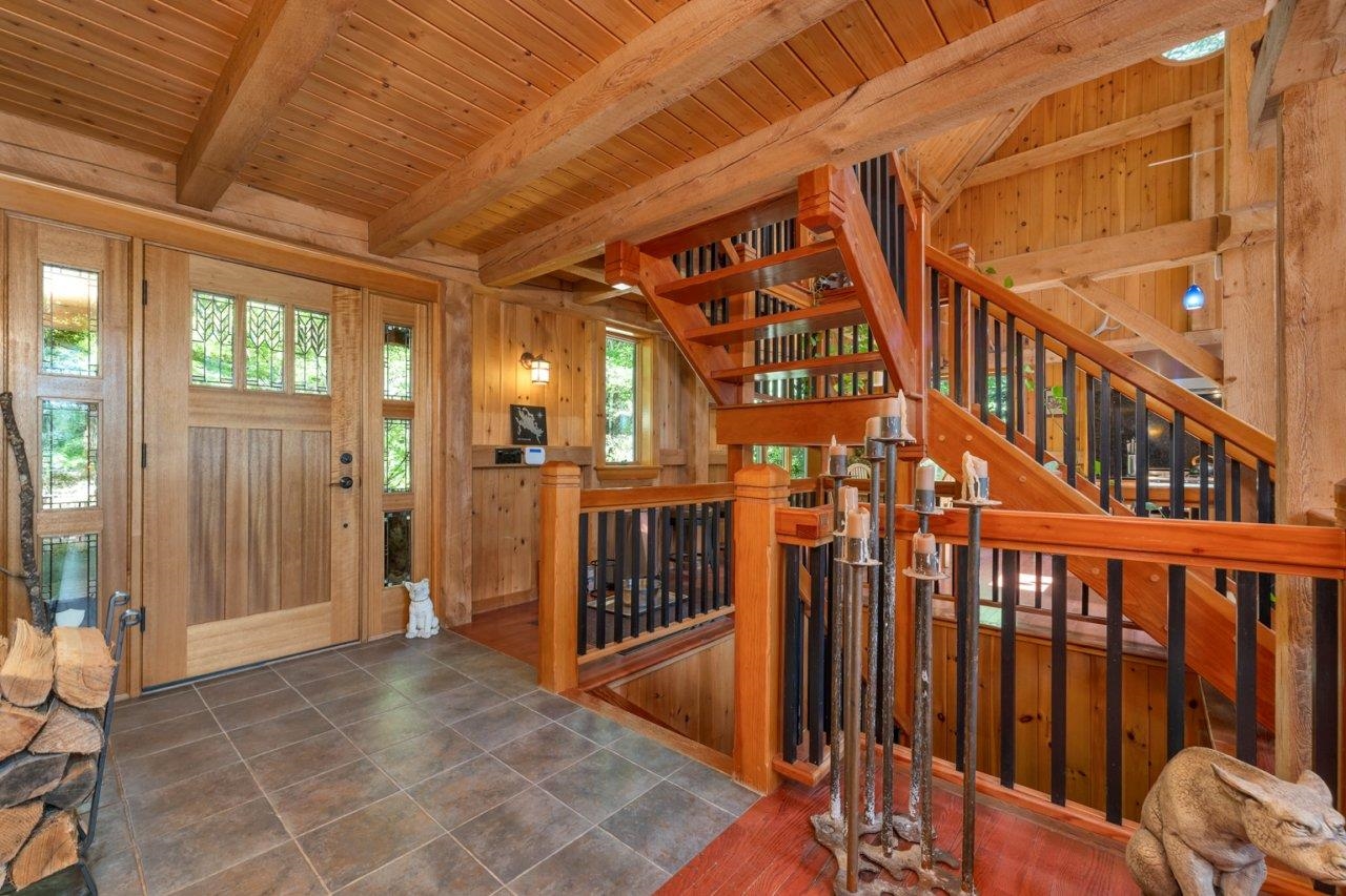 9 Lakewood Drive