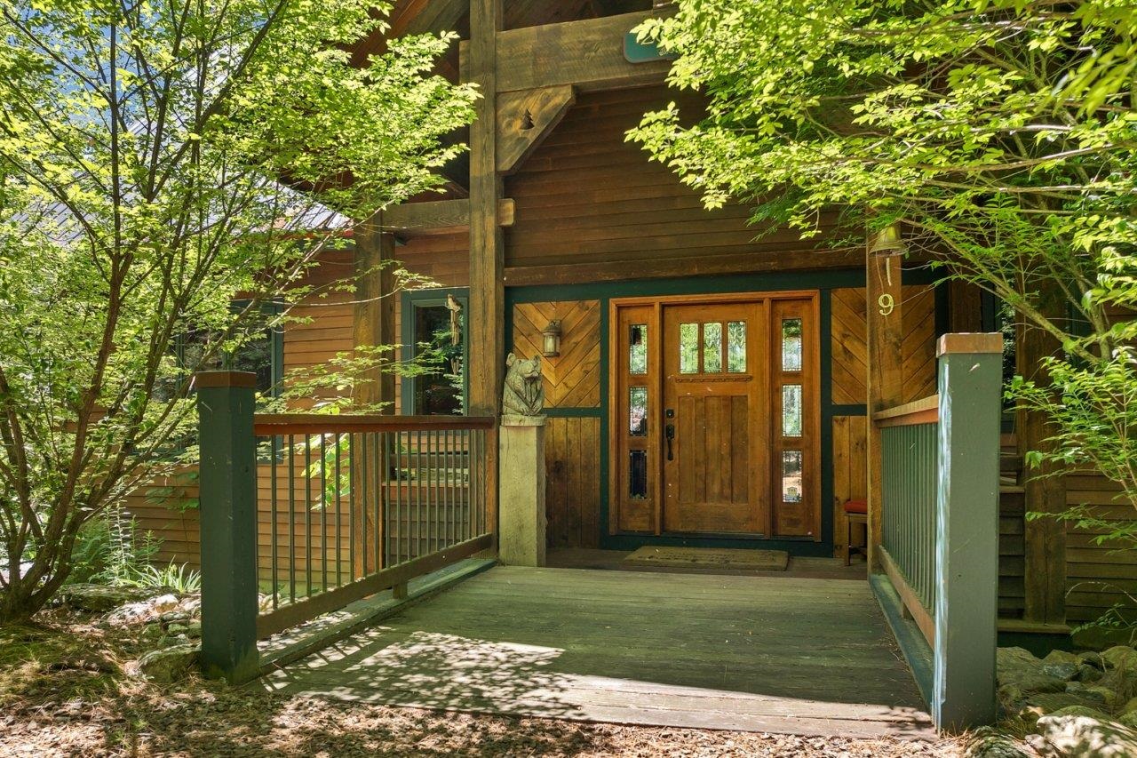 9 Lakewood Drive