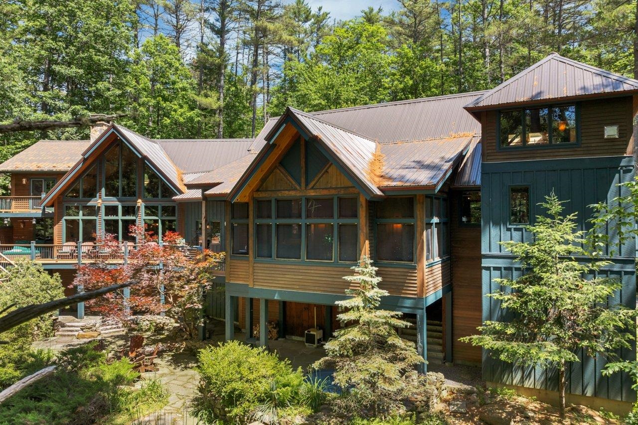 9 Lakewood Drive