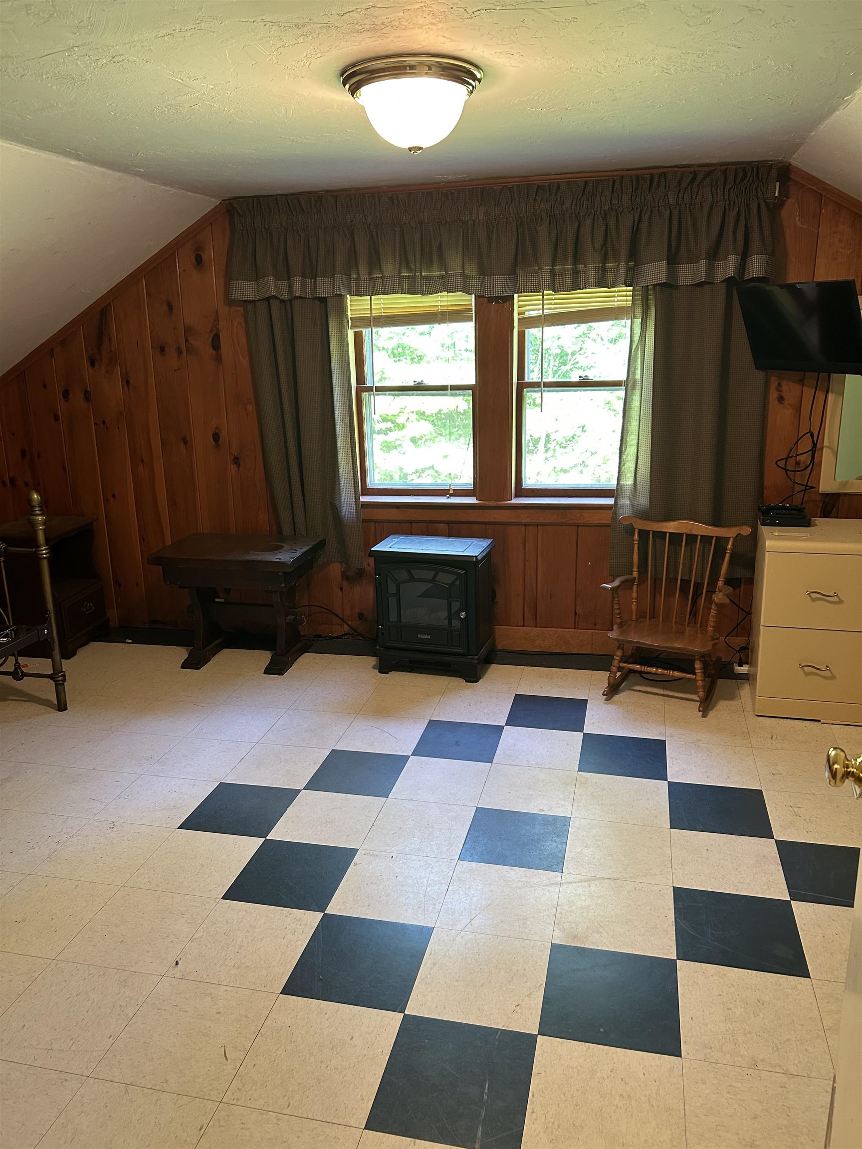 243 Pleasant Valley Road