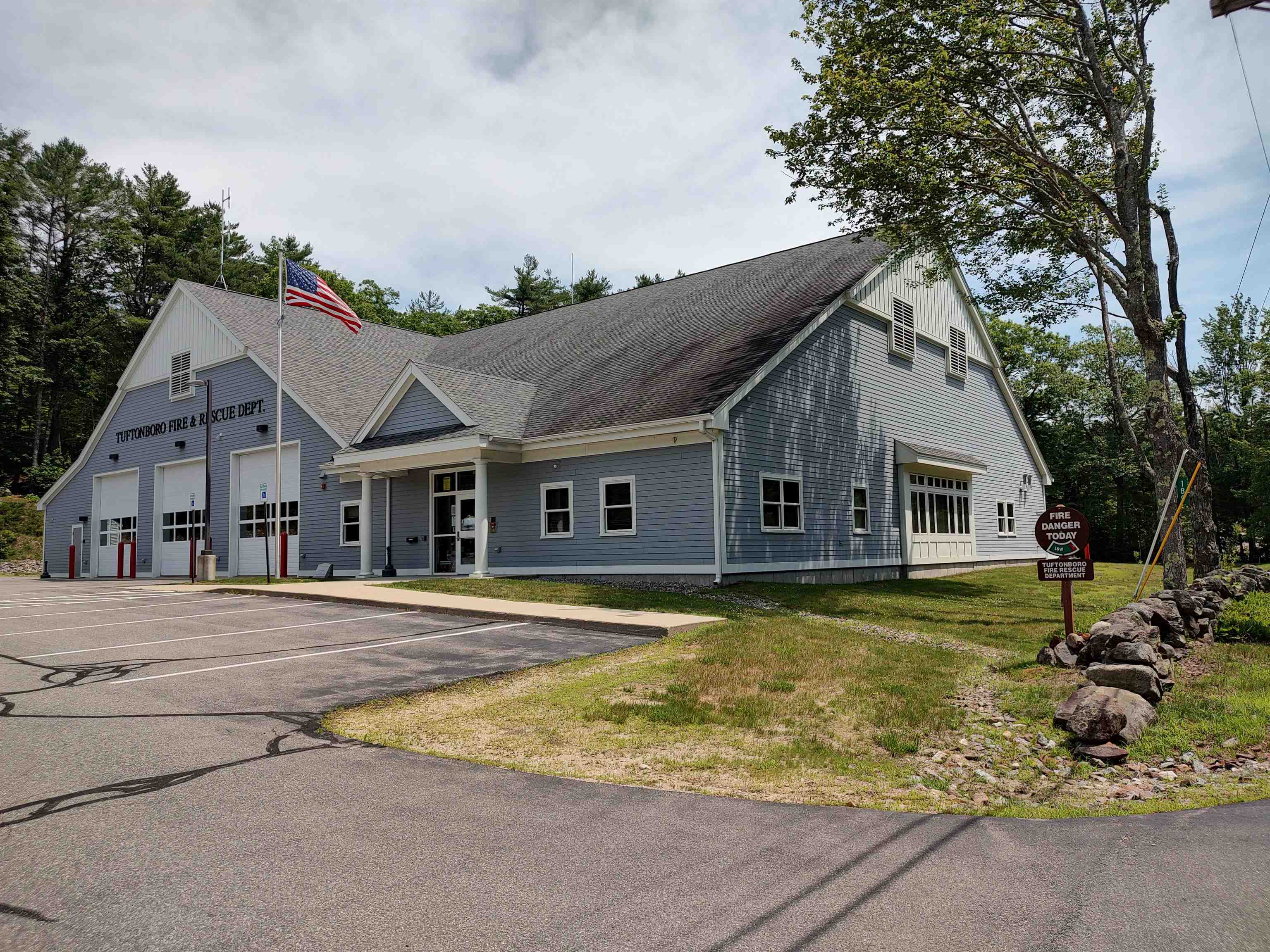 14 Pine Tree Drive