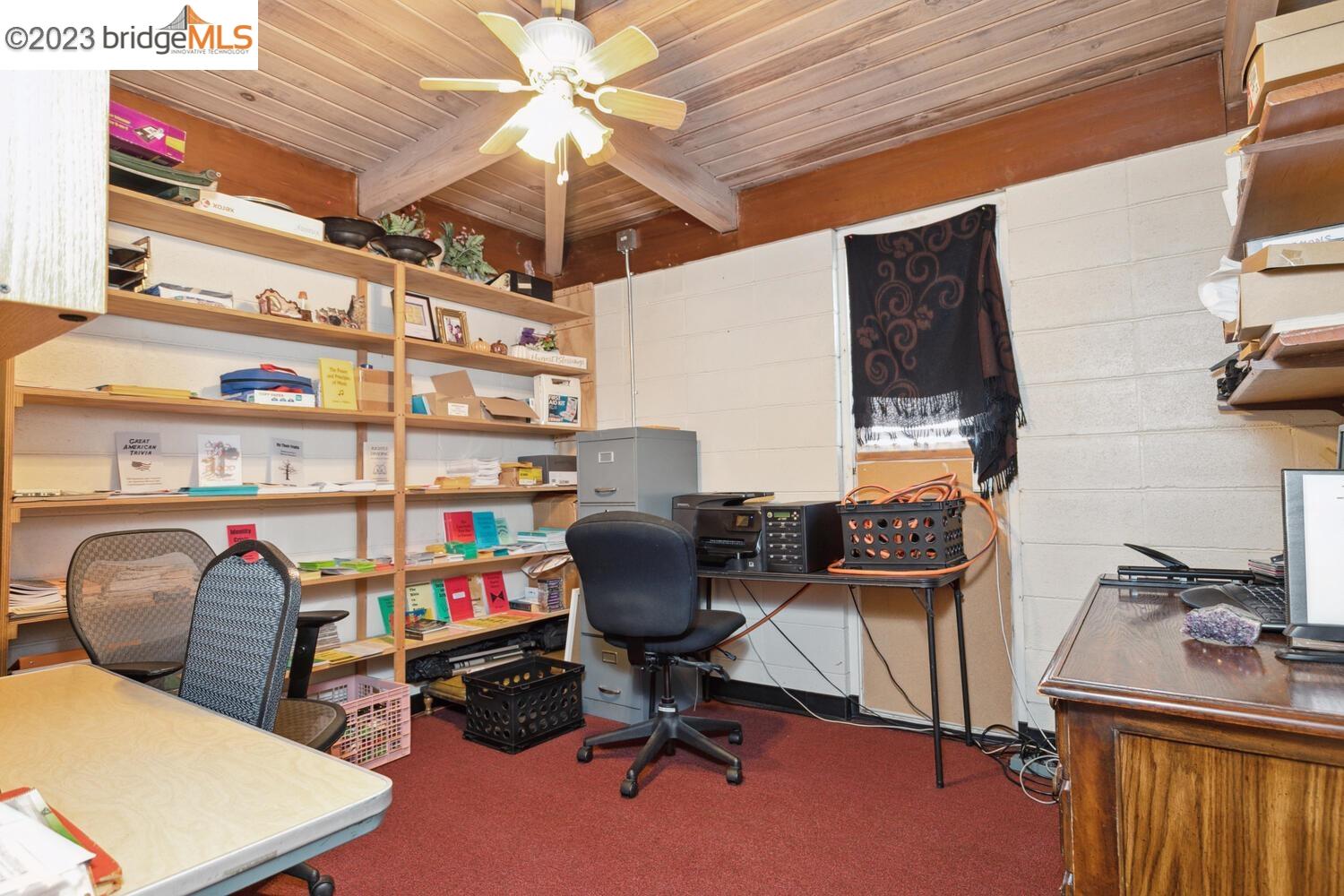 2220 Crestview Dr