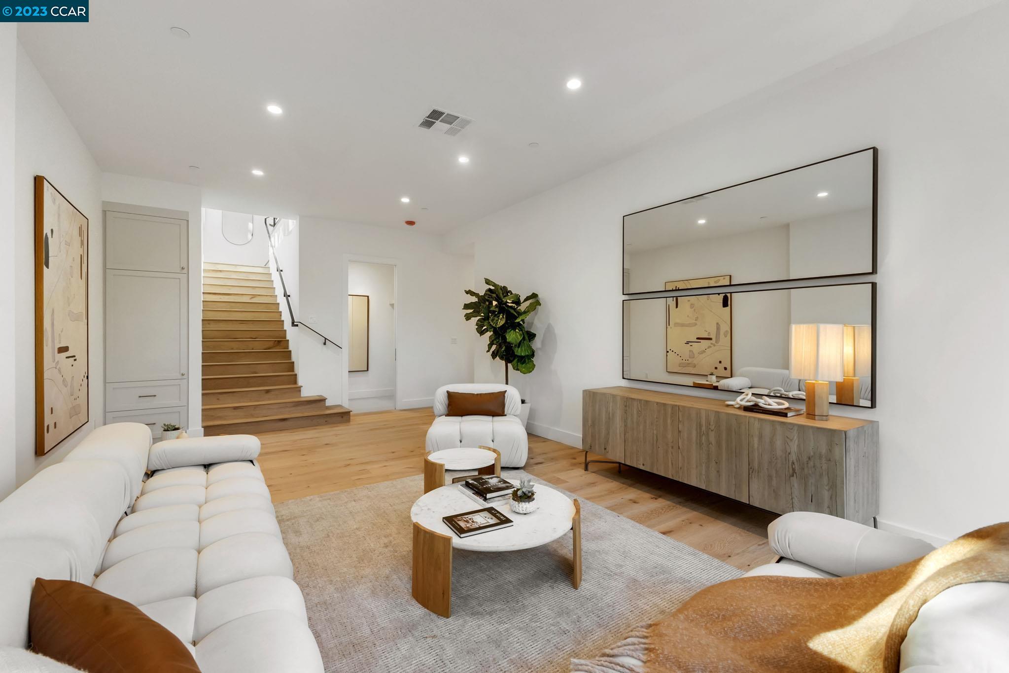 1161 Oleander Dr