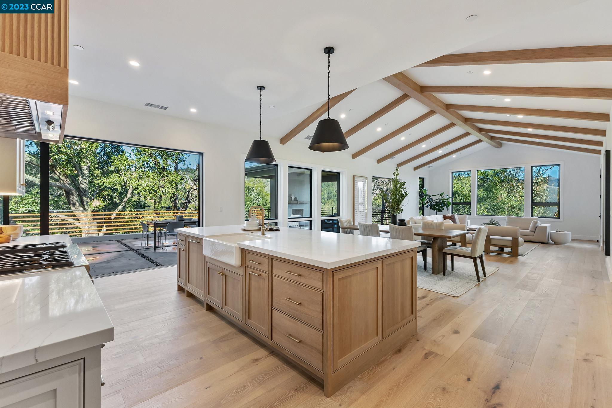 1161 Oleander Dr