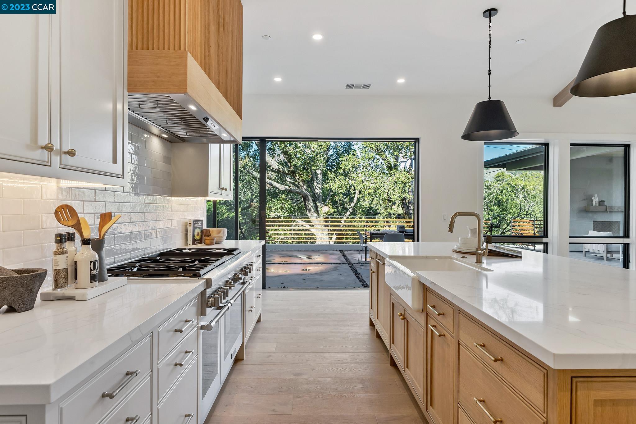 1161 Oleander Dr