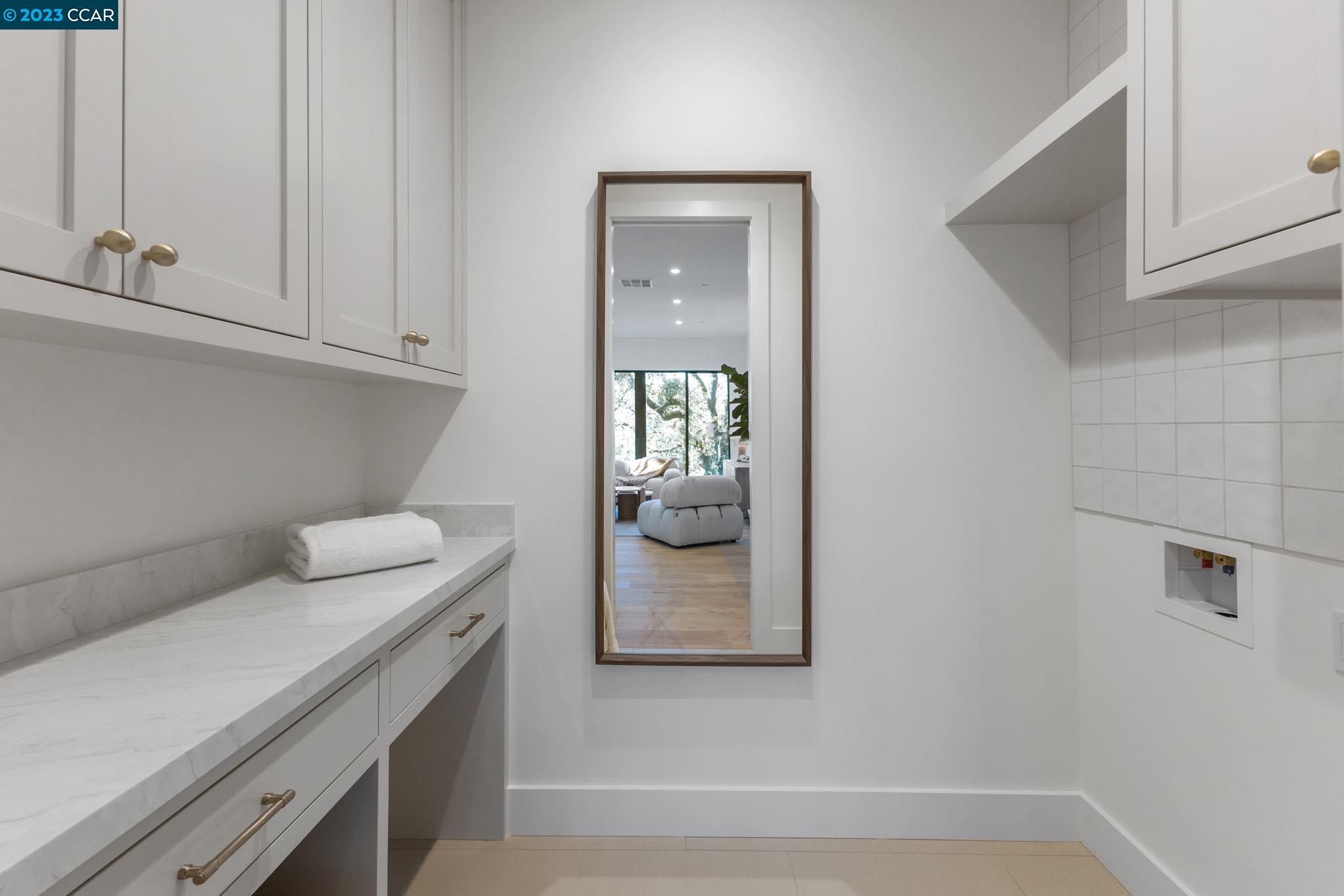 1161 Oleander Dr