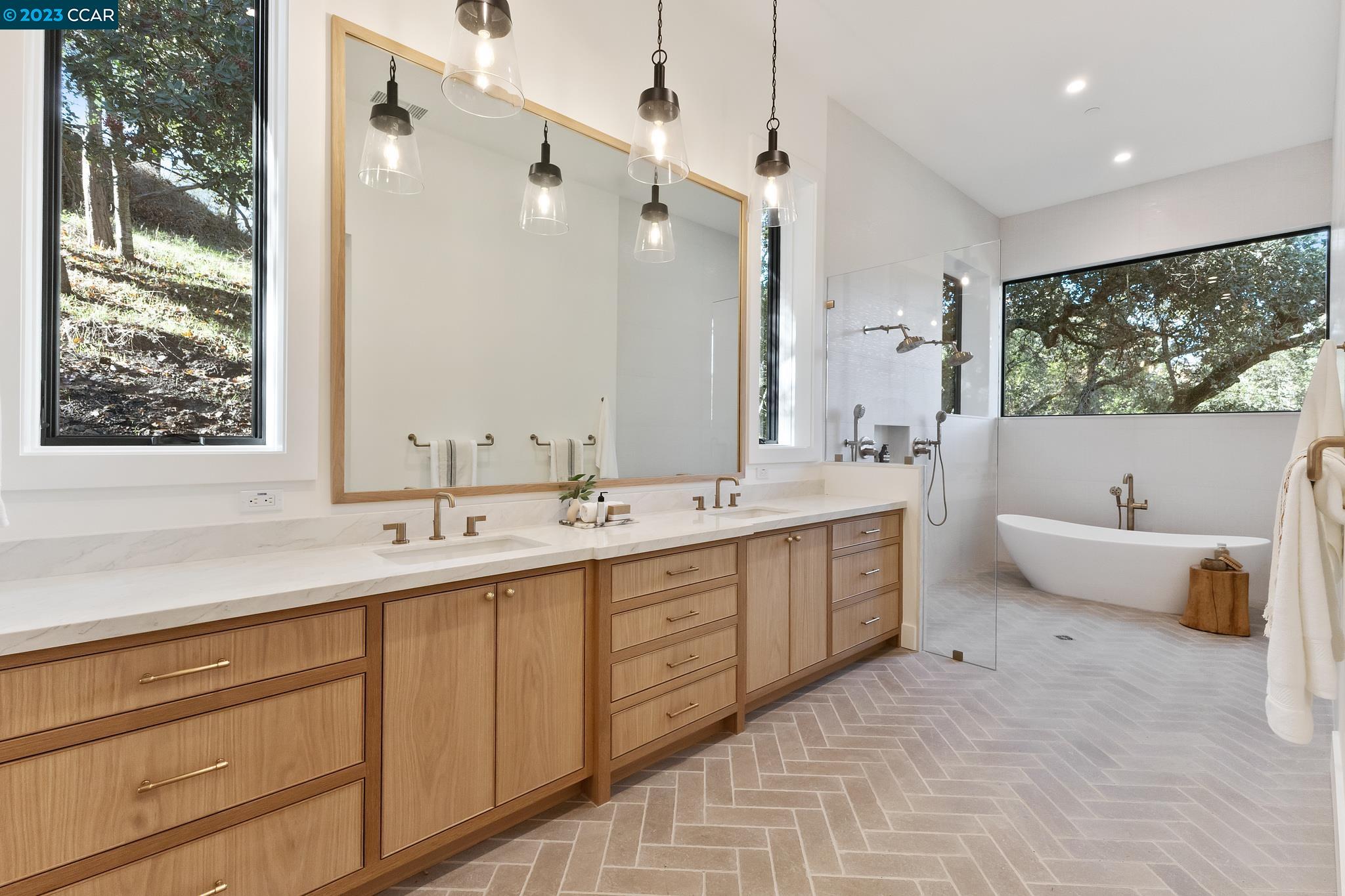 1161 Oleander Dr