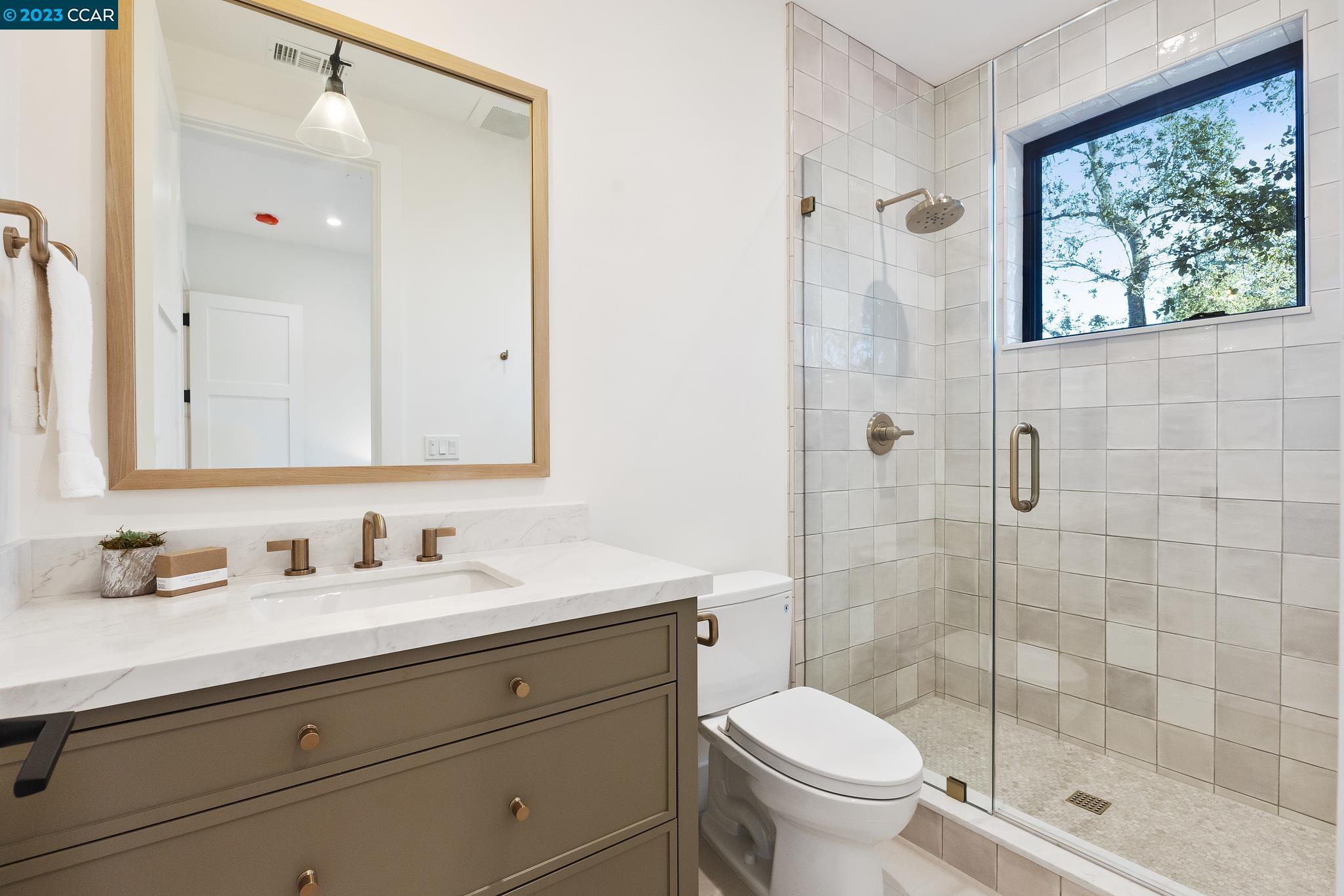 1161 Oleander Dr