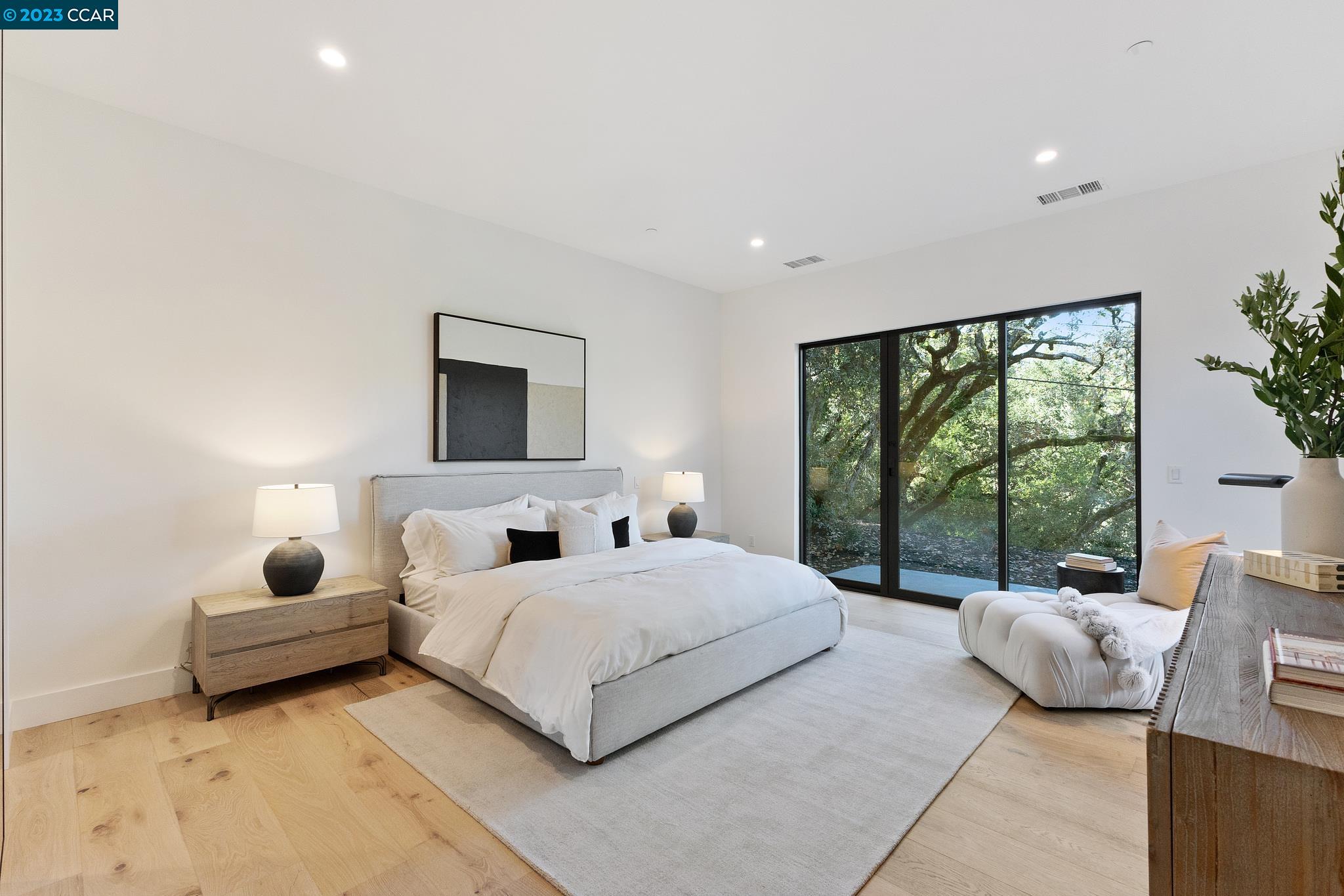 1161 Oleander Dr