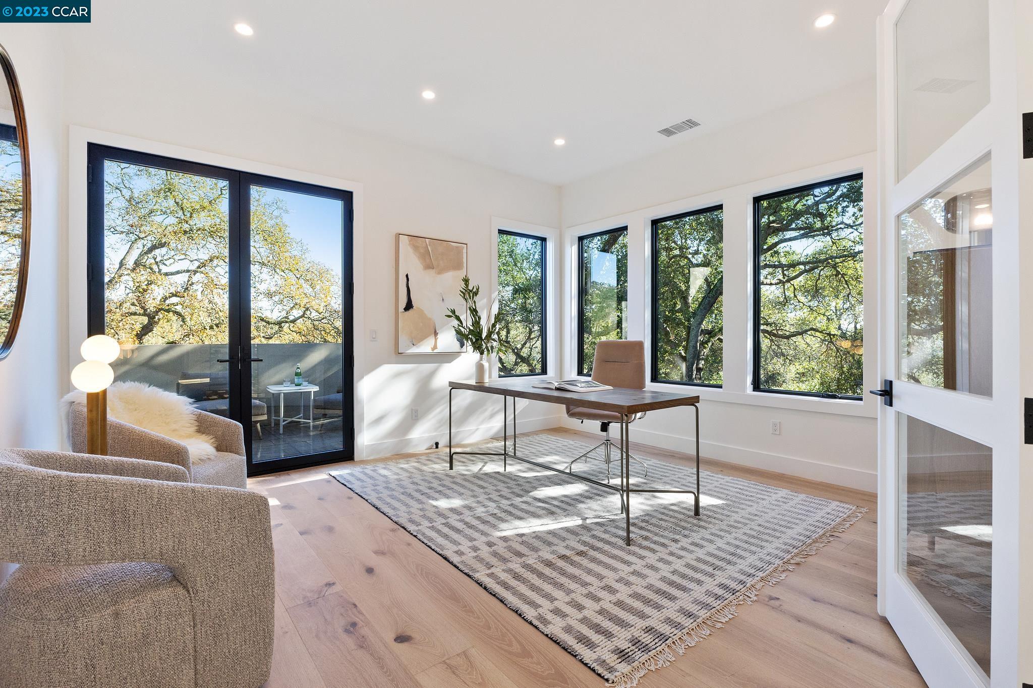 1161 Oleander Dr