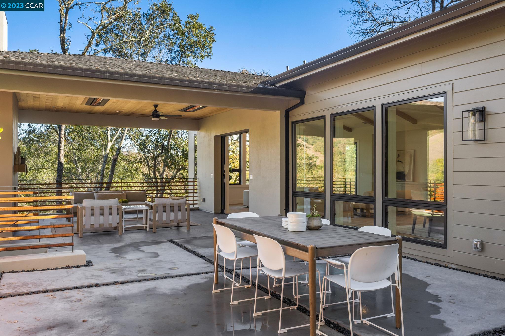 1161 Oleander Dr