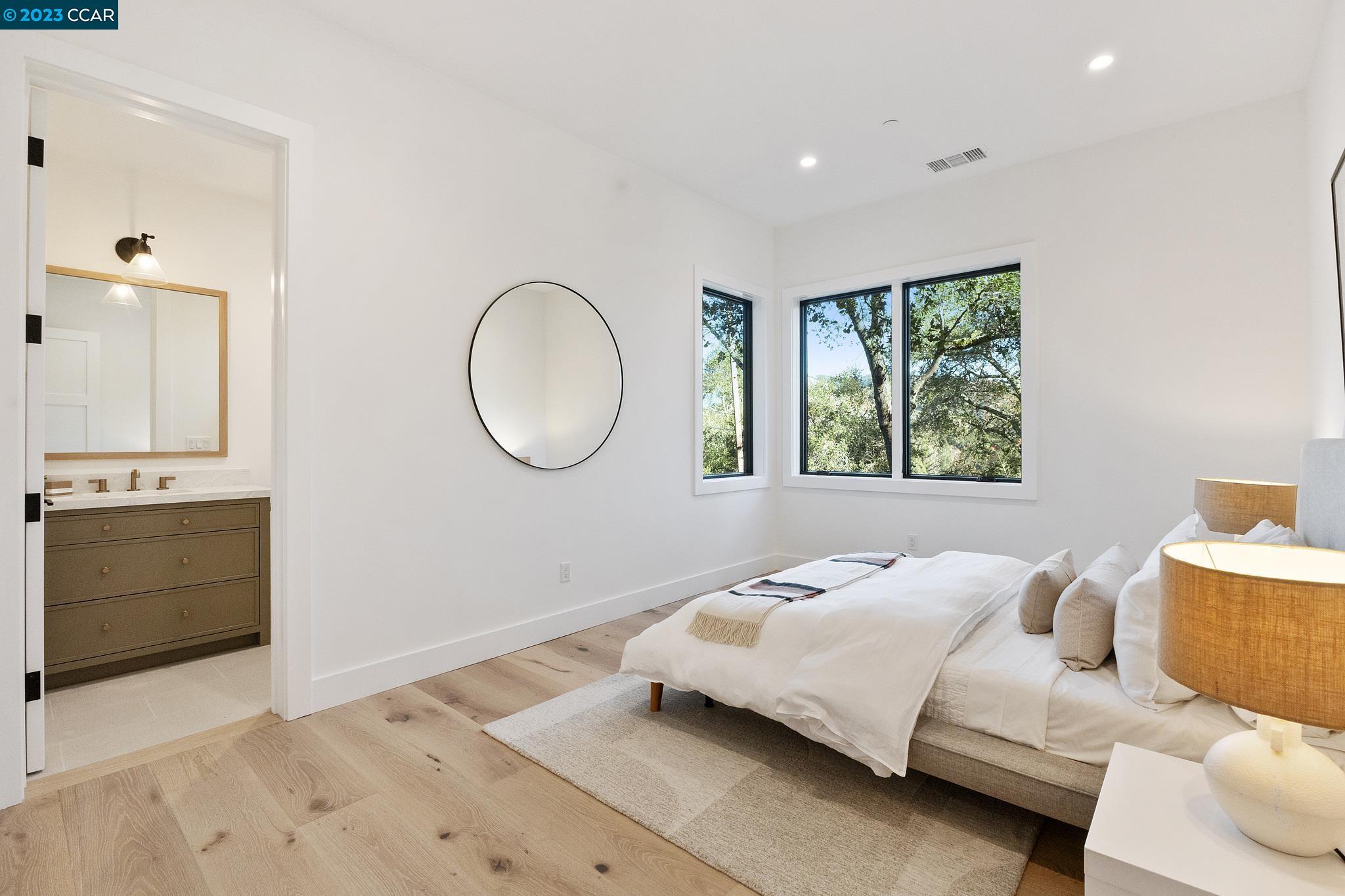 1161 Oleander Dr