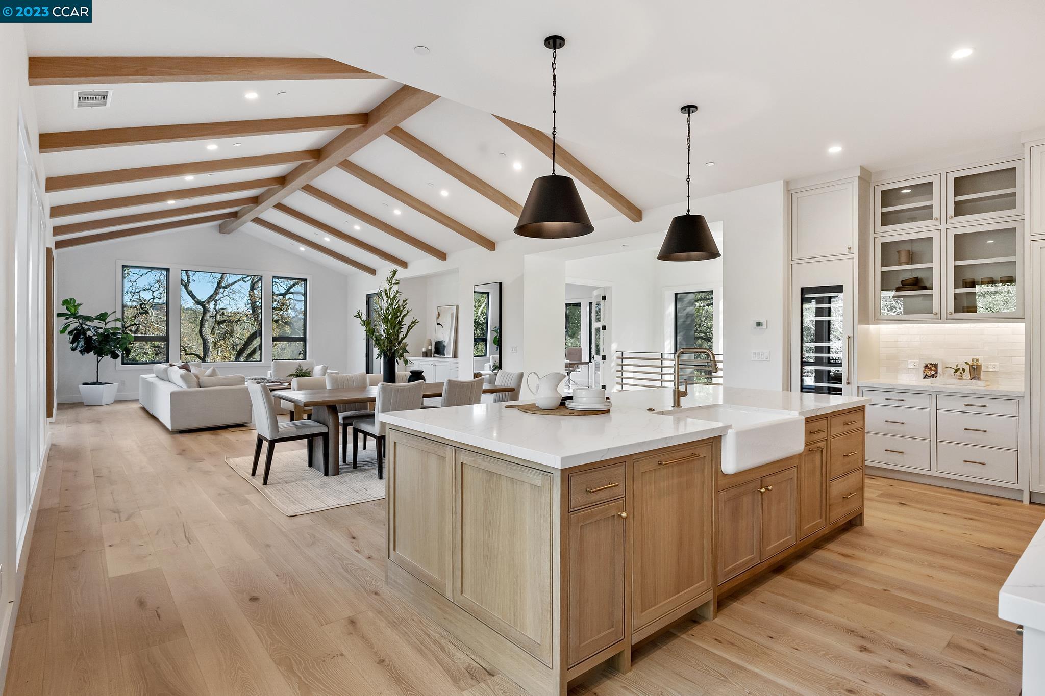 1161 Oleander Dr
