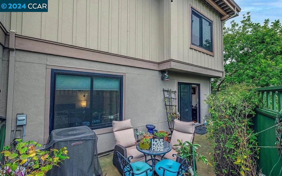 15 Hawks Hill Ct.