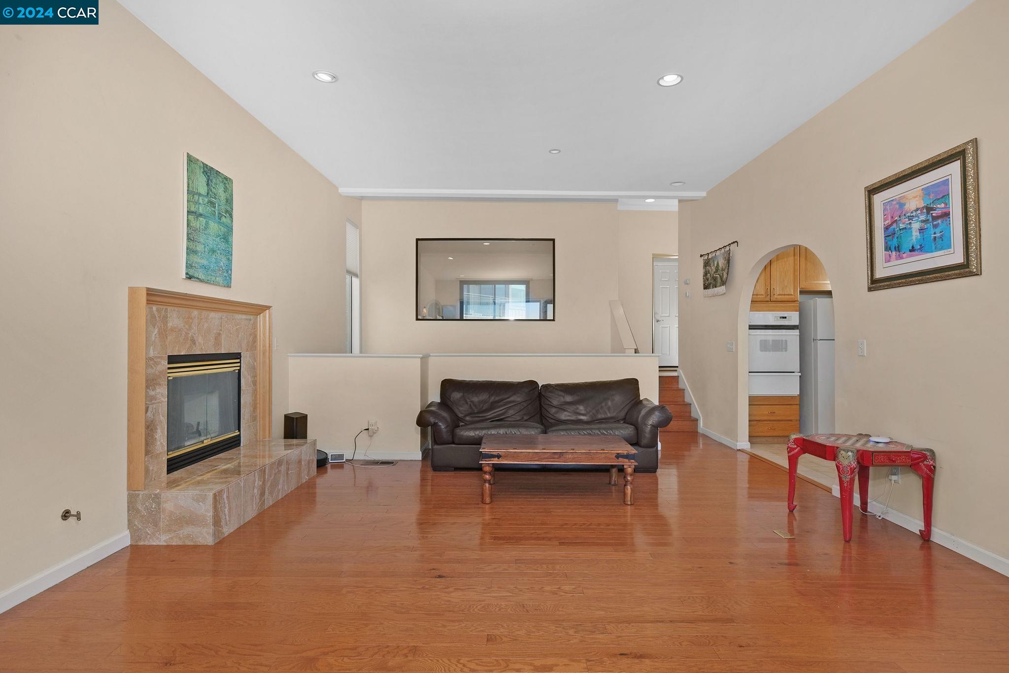 15 Hawks Hill Ct.