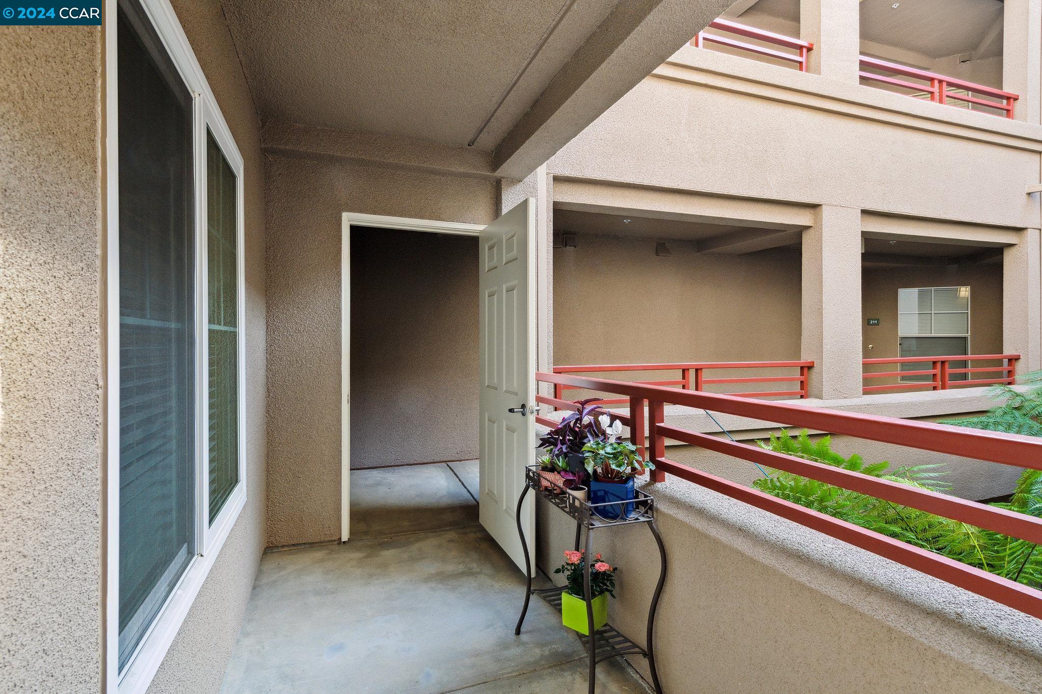240 Caldecott Ln # 217