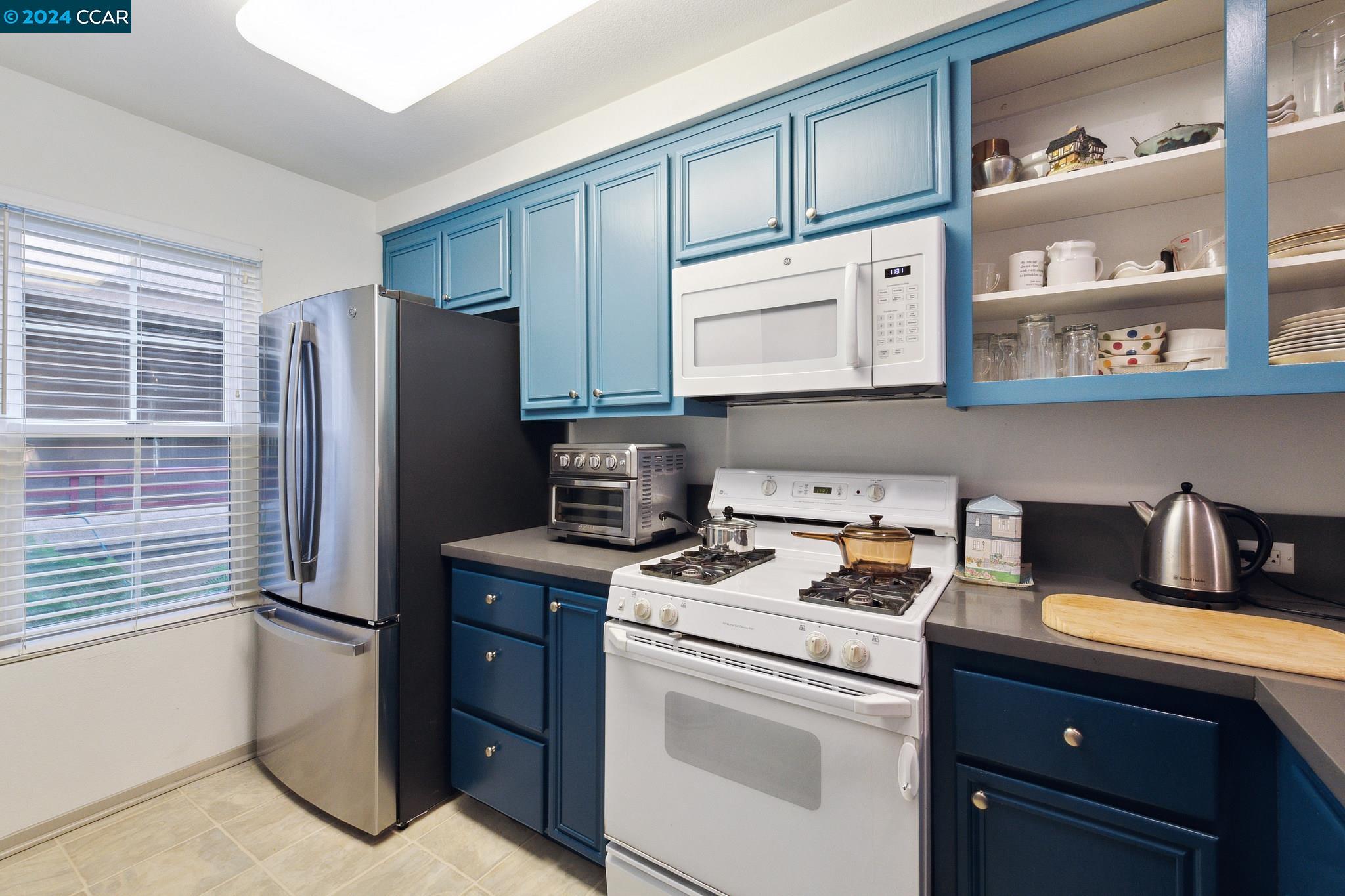 240 Caldecott Ln # 217