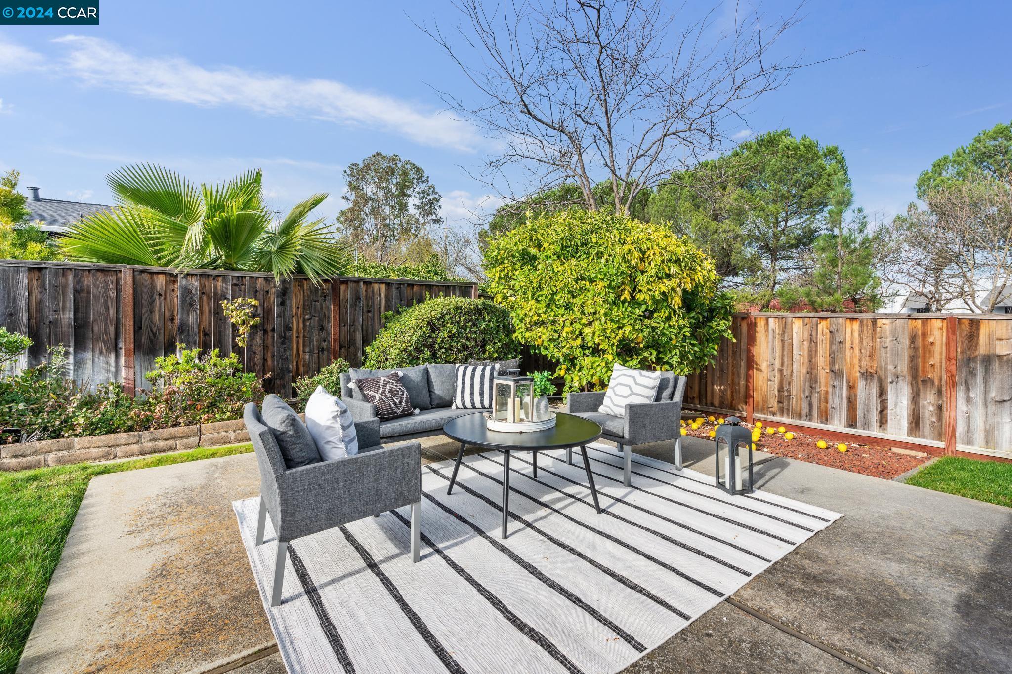 2255 Fox Way