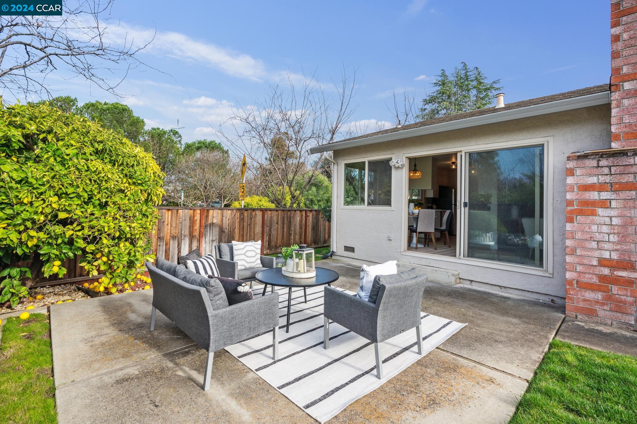 2255 Fox Way