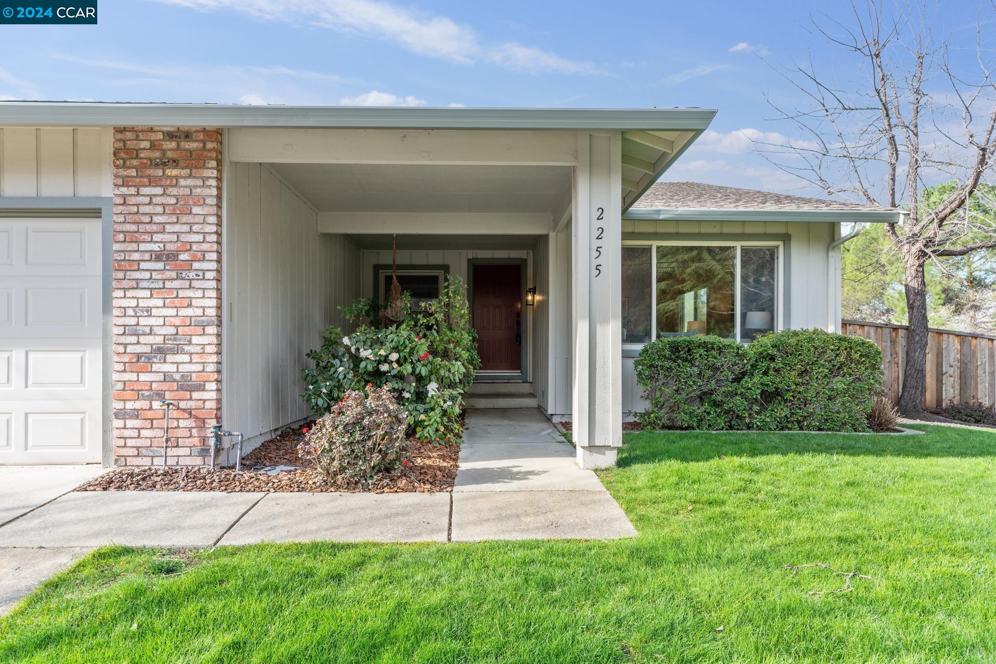 2255 Fox Way