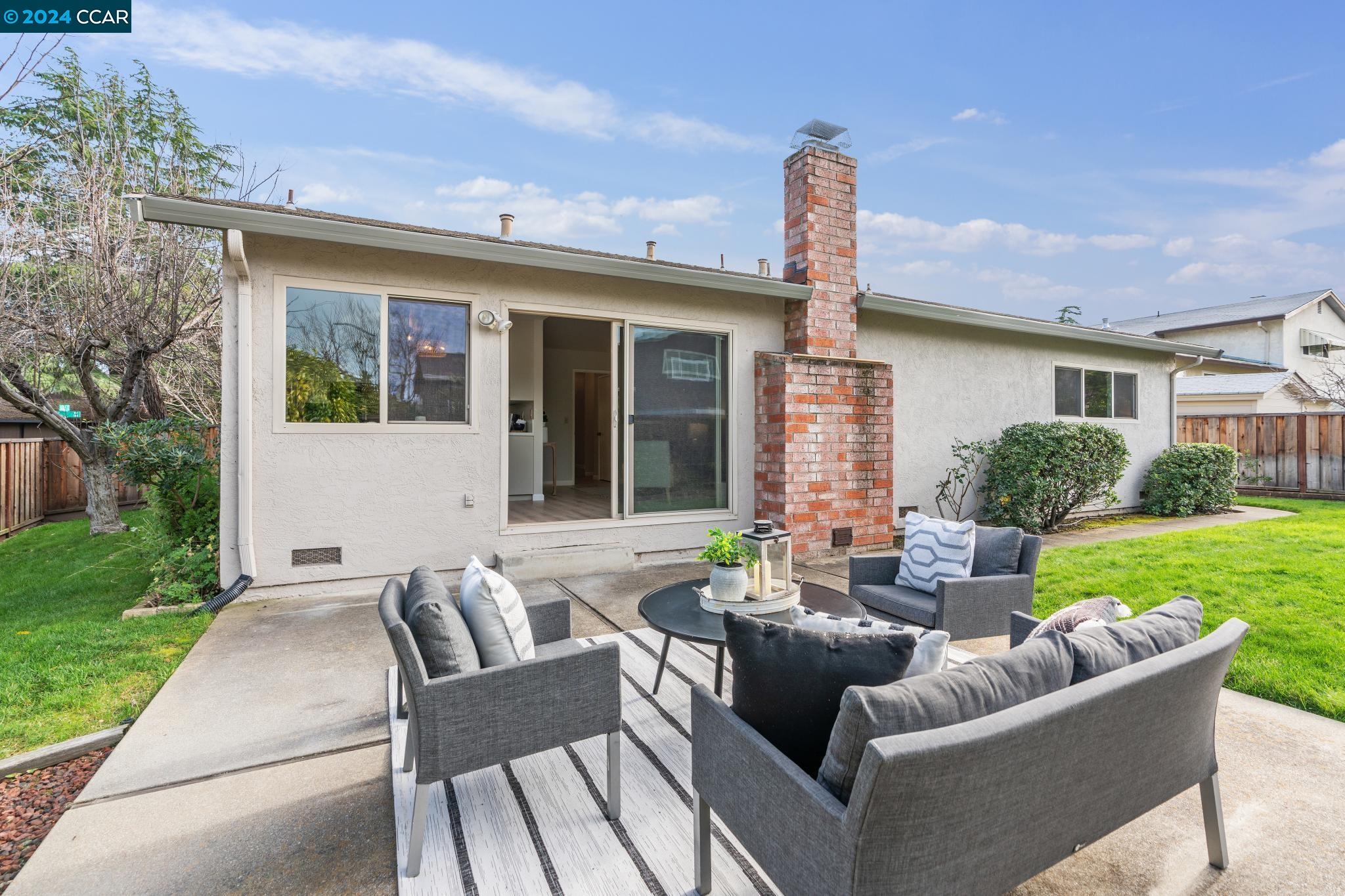 2255 Fox Way
