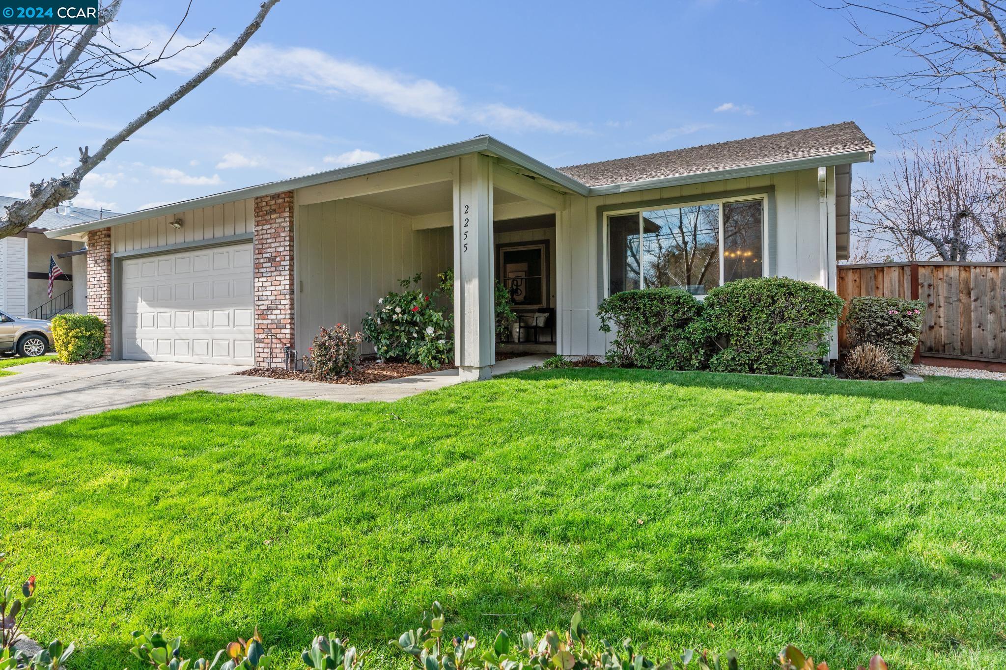 2255 Fox Way