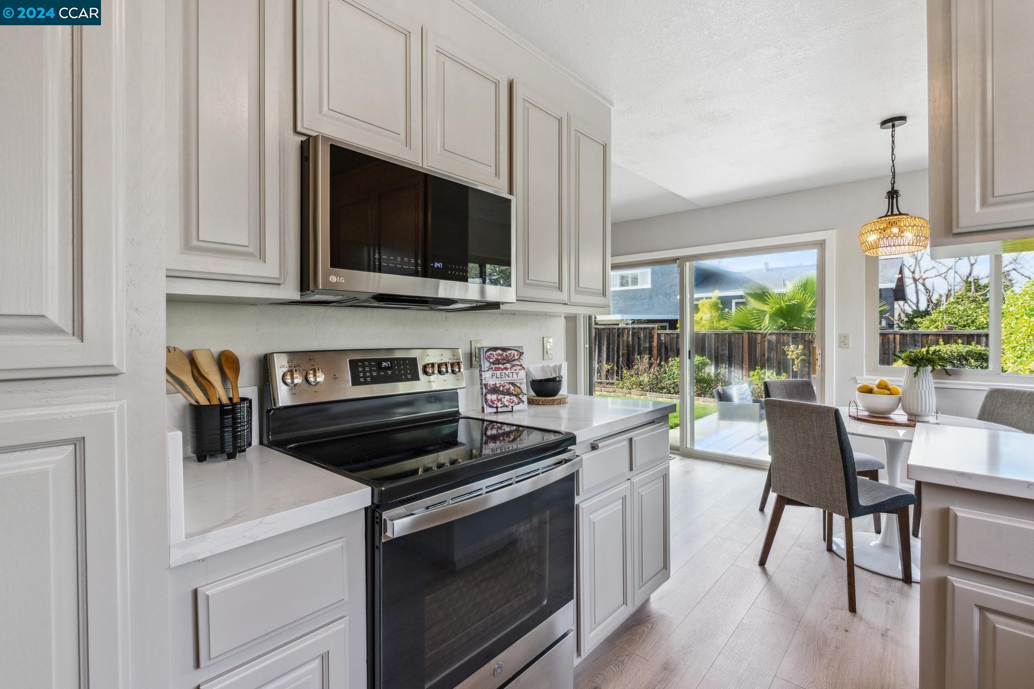 2255 Fox Way