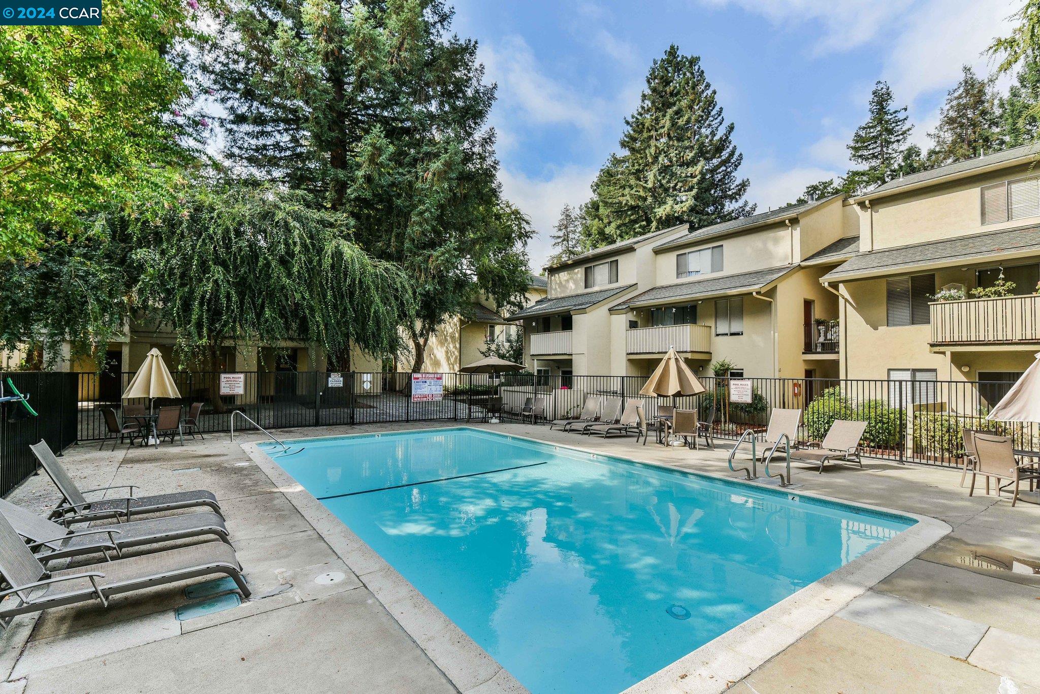 2716 Oak Rd # 100