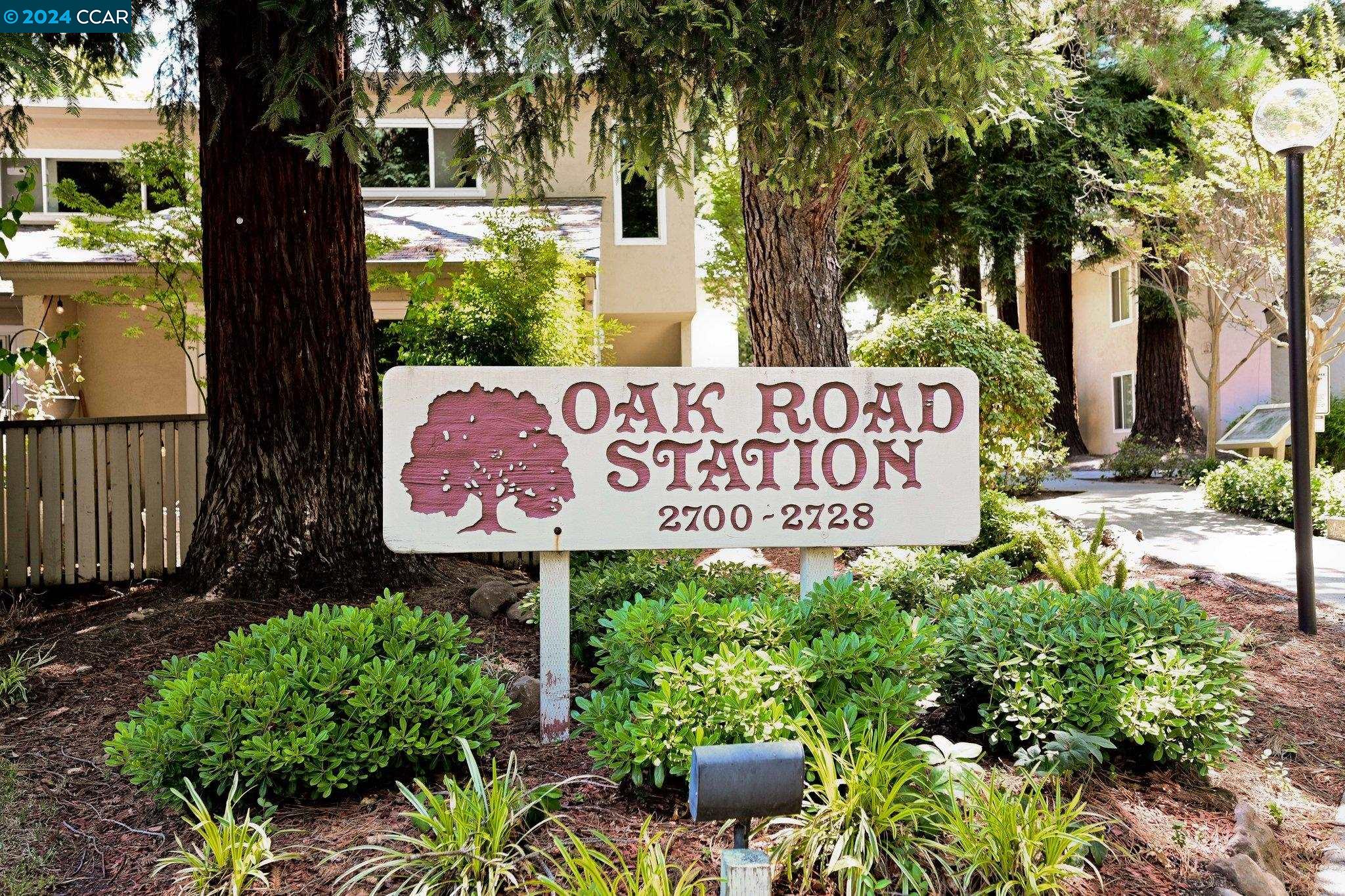 2716 Oak Rd # 100