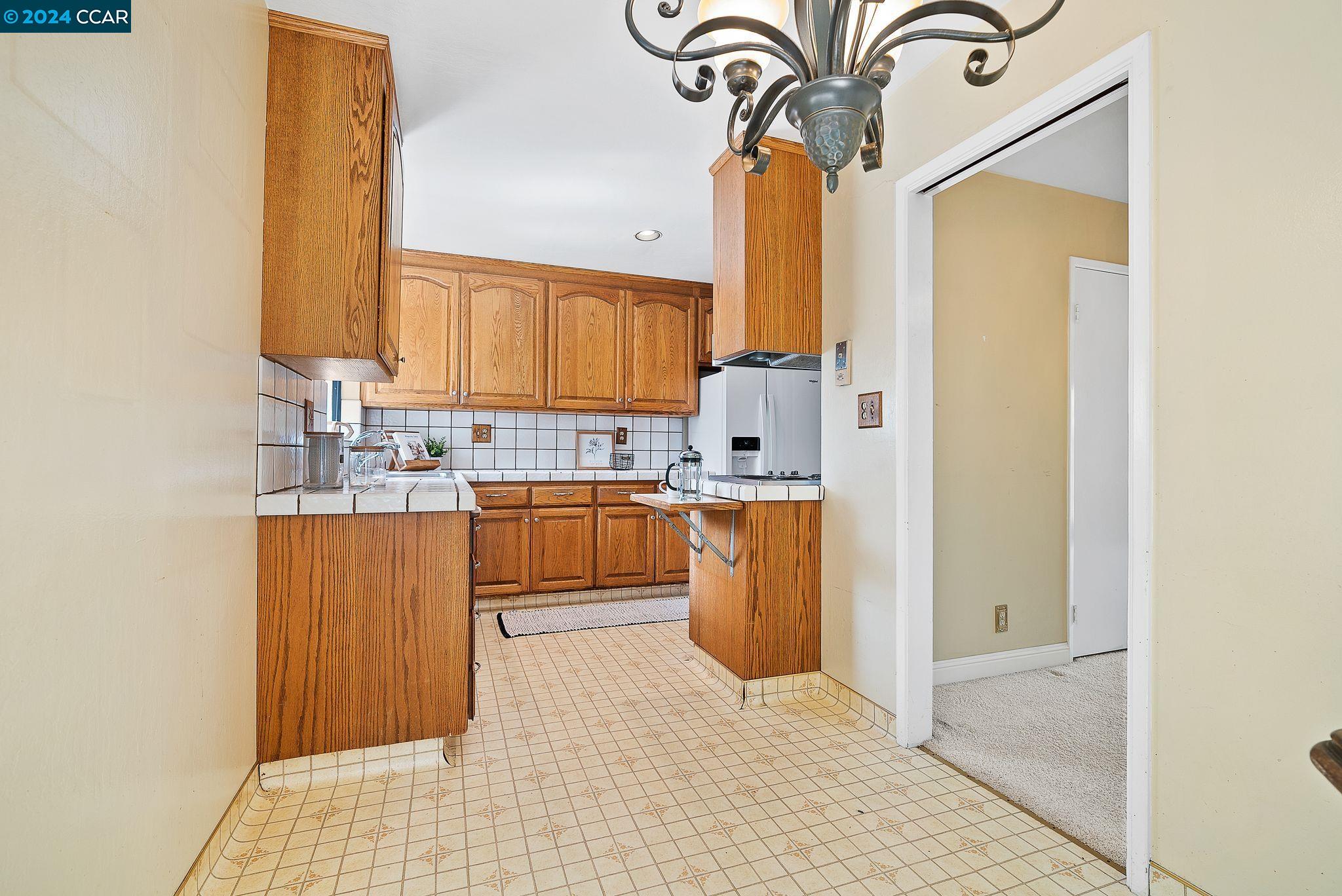 3085 Sun Ct