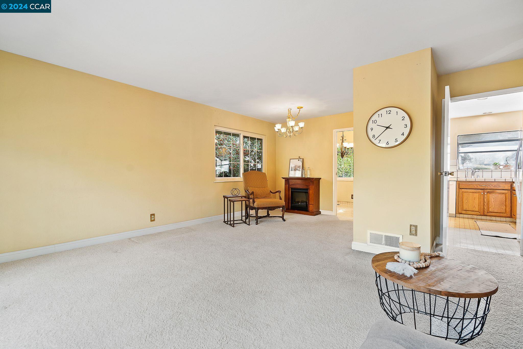3085 Sun Ct