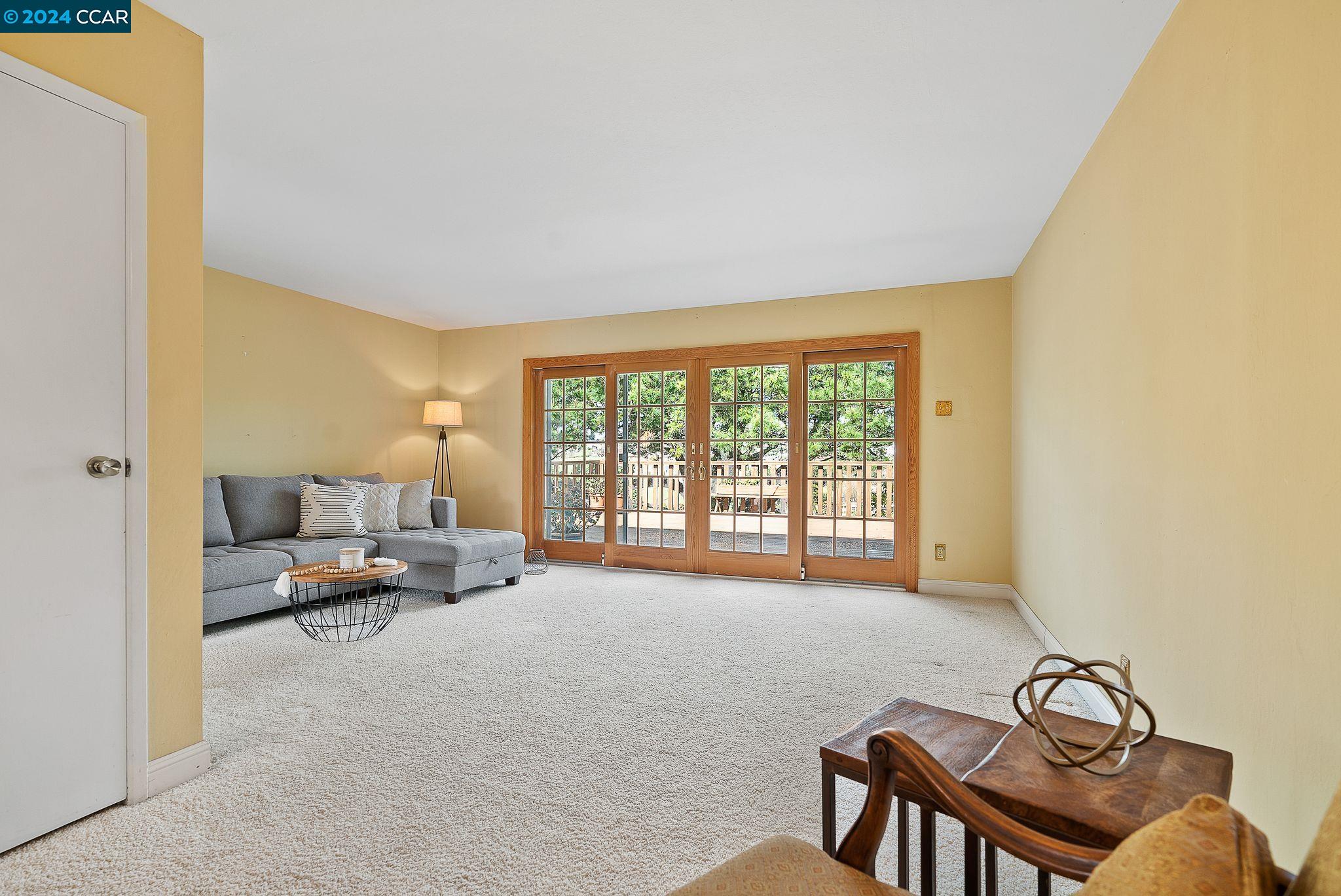 3085 Sun Ct