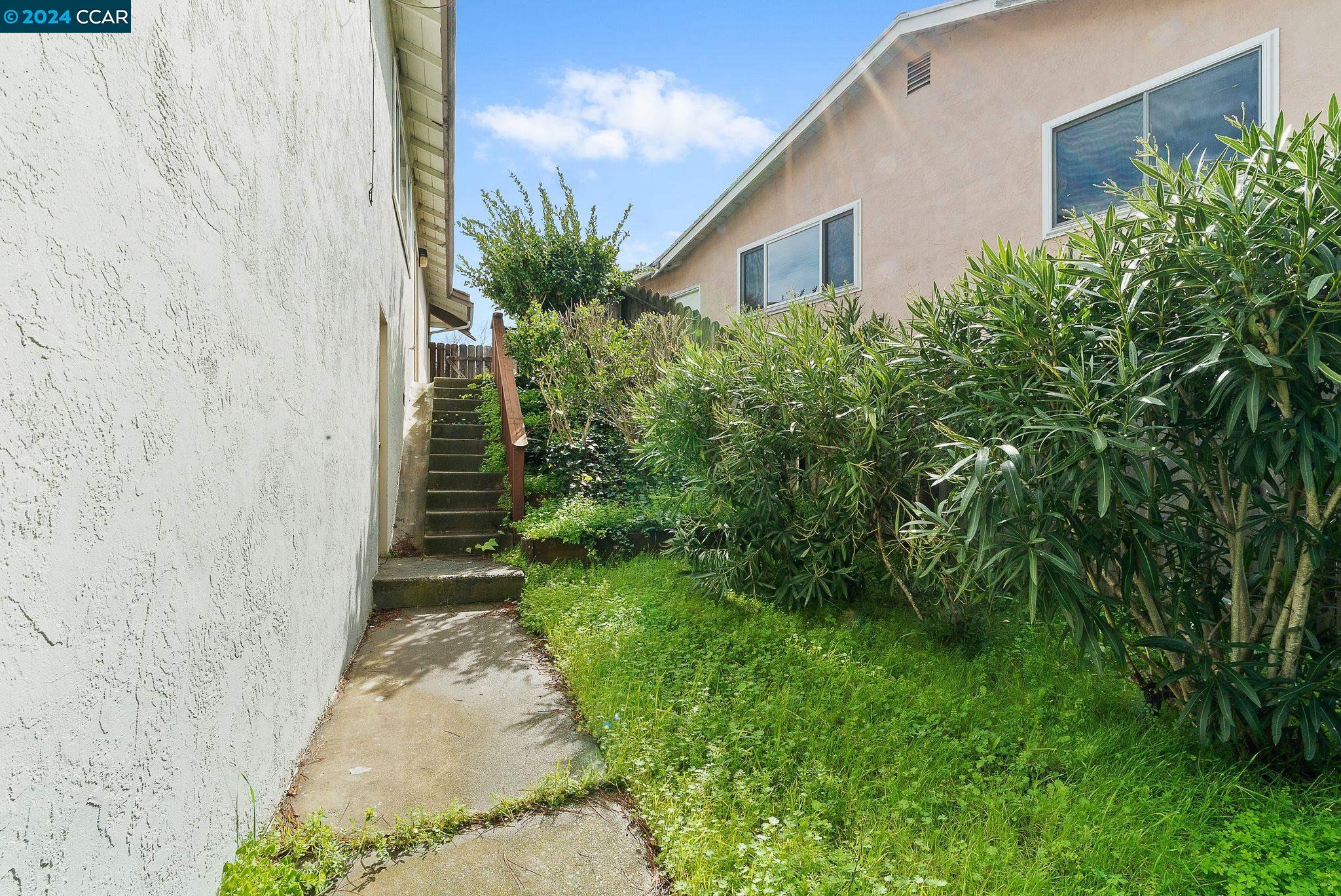 3085 Sun Ct