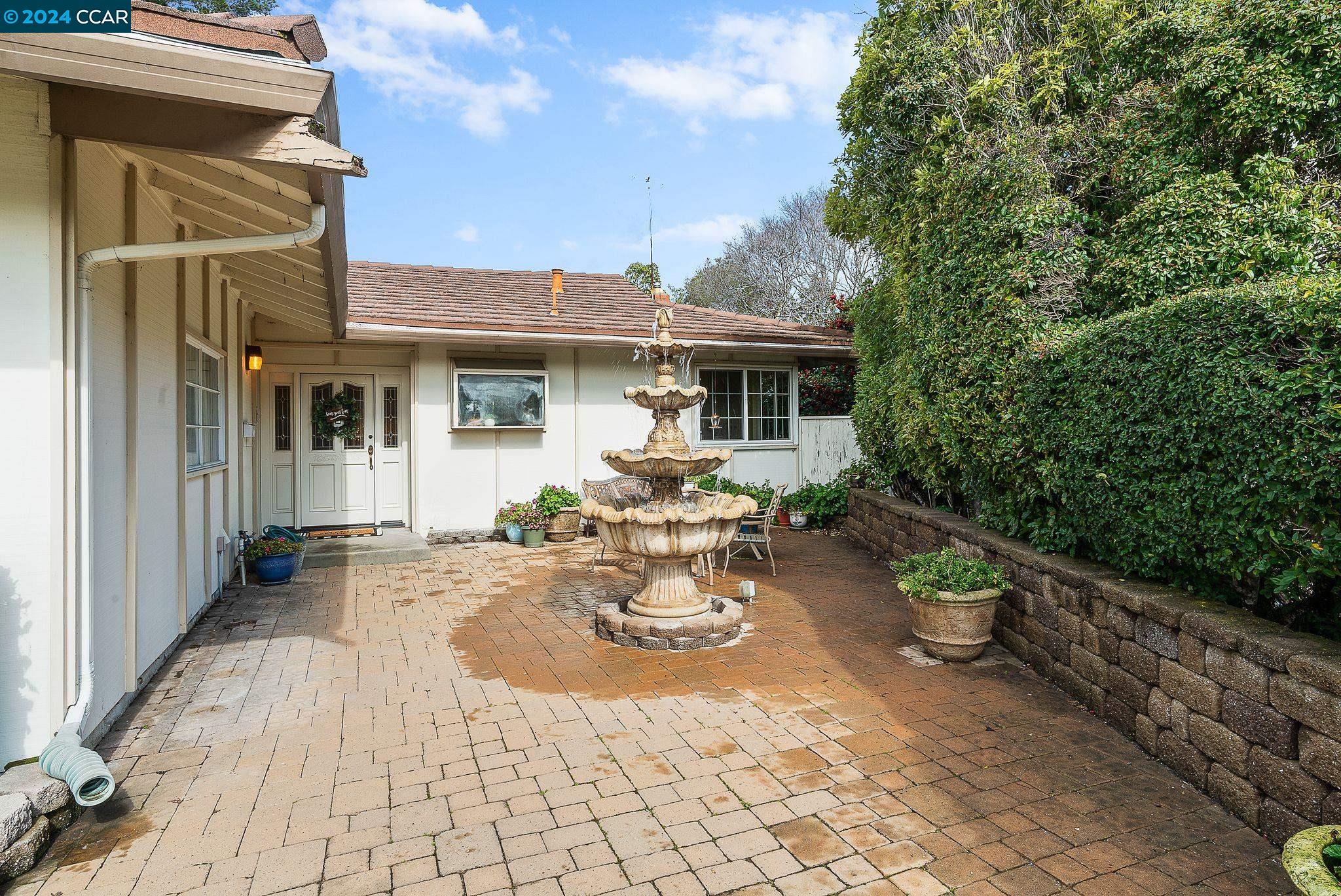 3085 Sun Ct