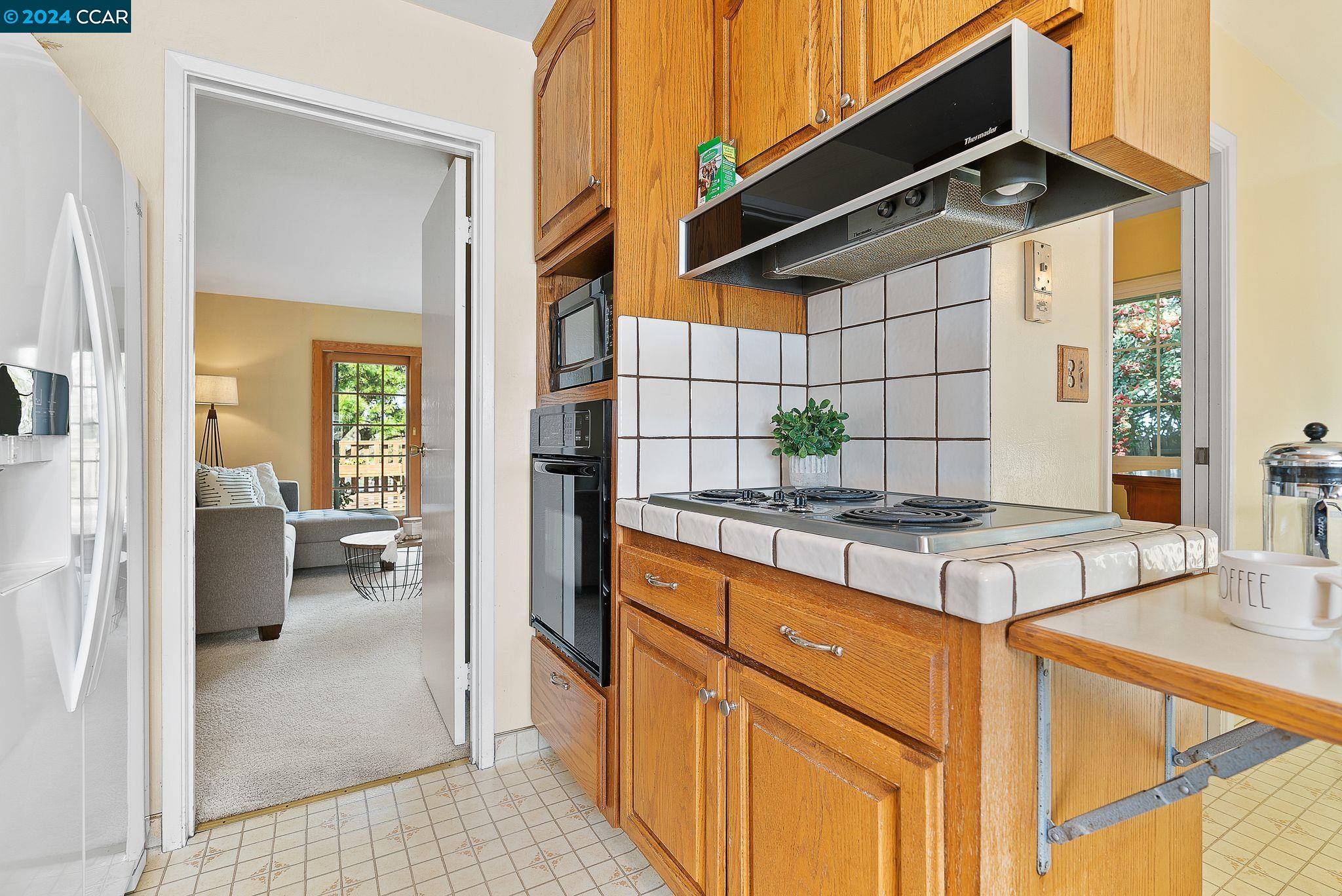 3085 Sun Ct