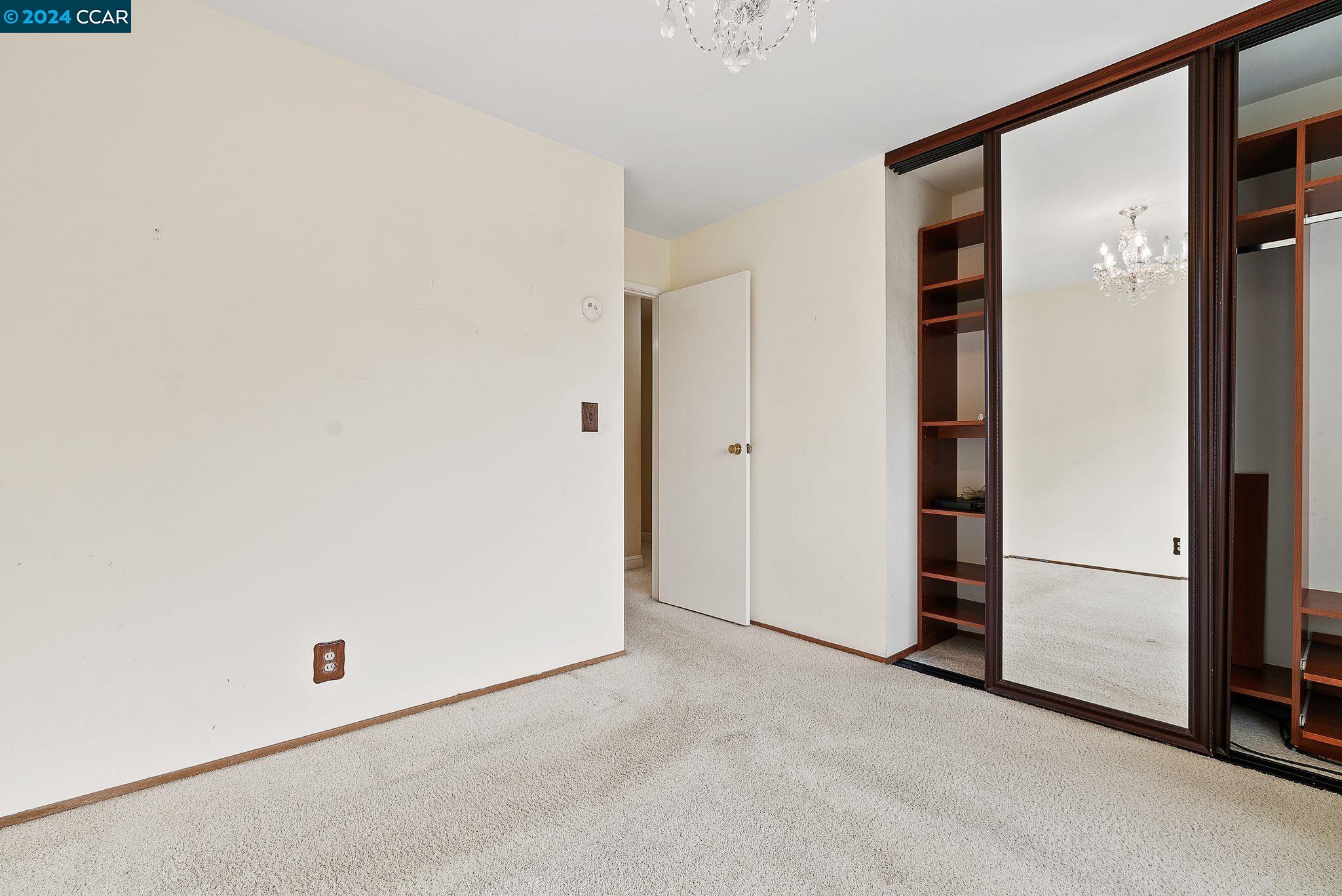 3085 Sun Ct