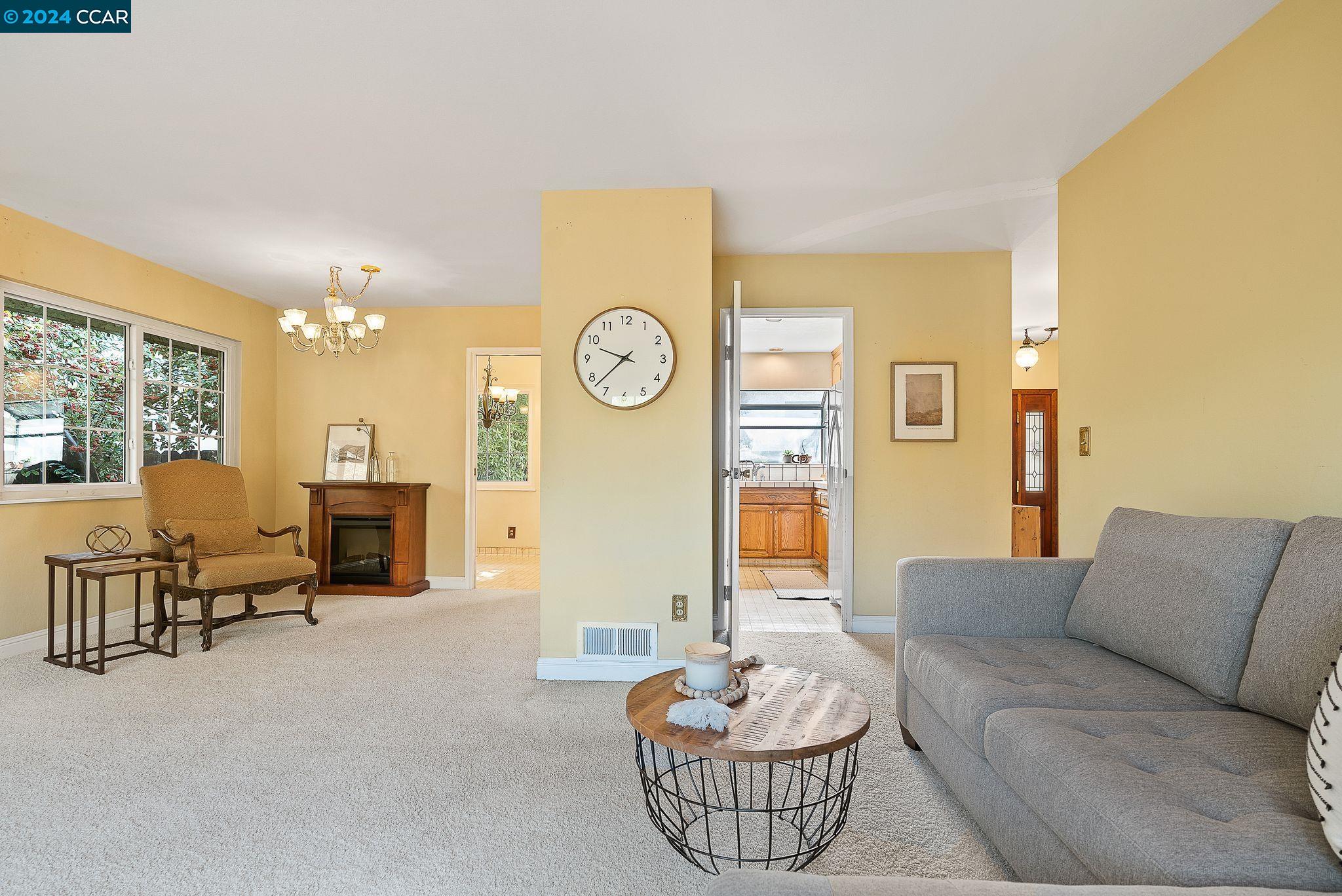 3085 Sun Ct